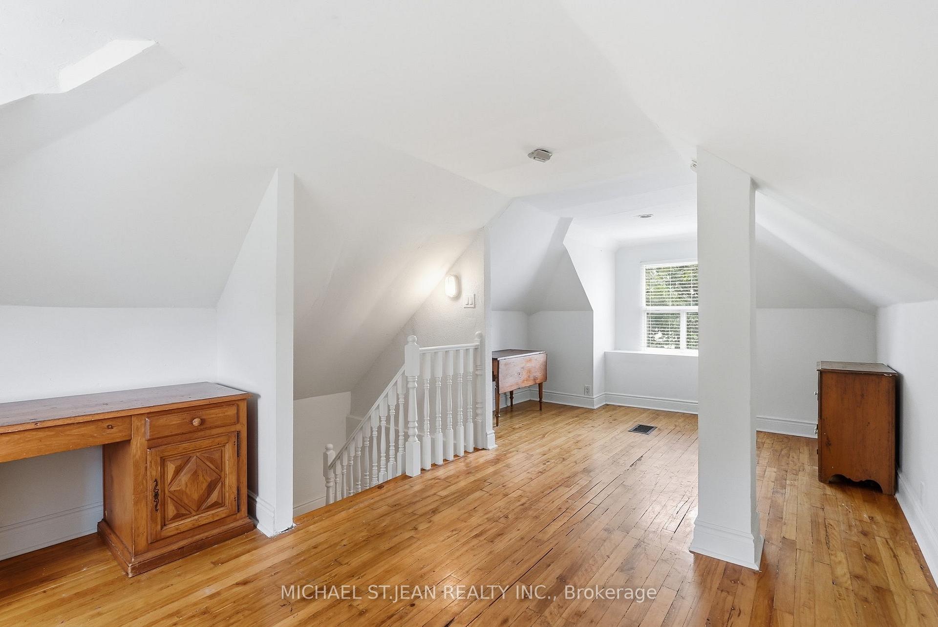 Photo 34 of 105 Balmoral Avenue N, Hamilton, Crown Point — HOMEH