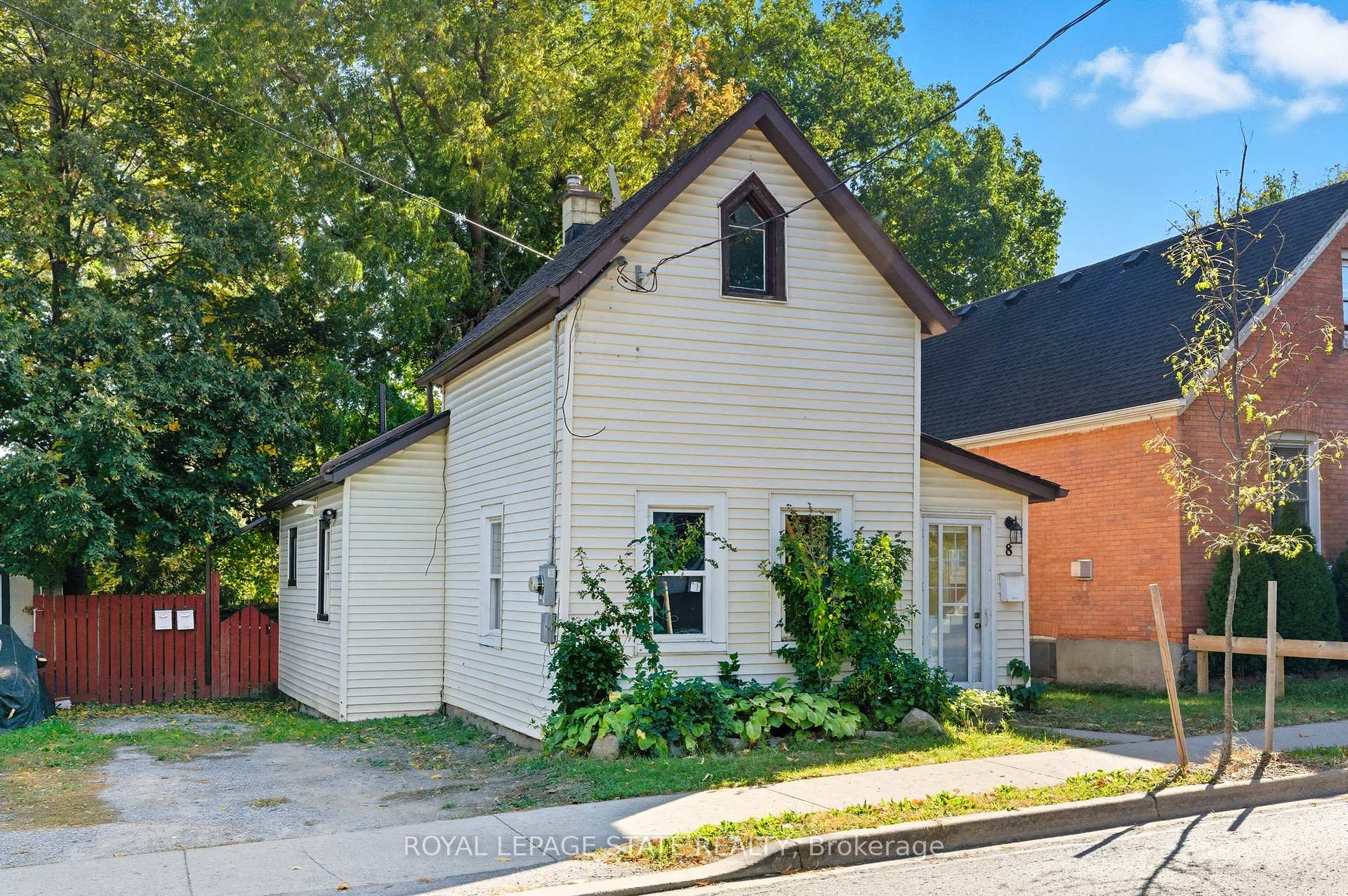 Photo 2 of 8 Tasker Street, St. Catharines, E. Chester — HOMEH