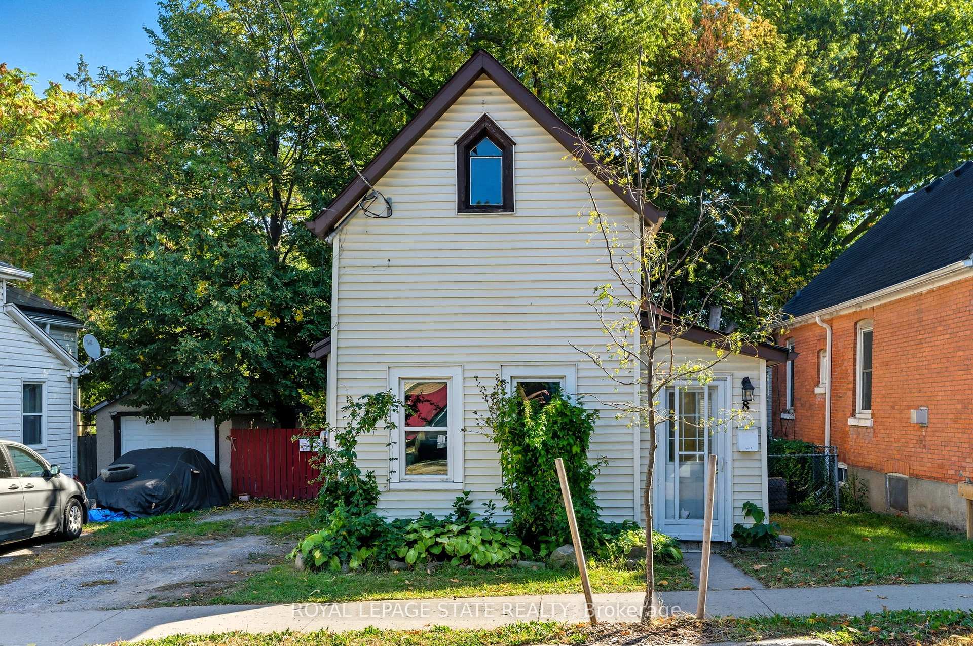 Photo 3 of 8 Tasker Street, St. Catharines, E. Chester — HOMEH