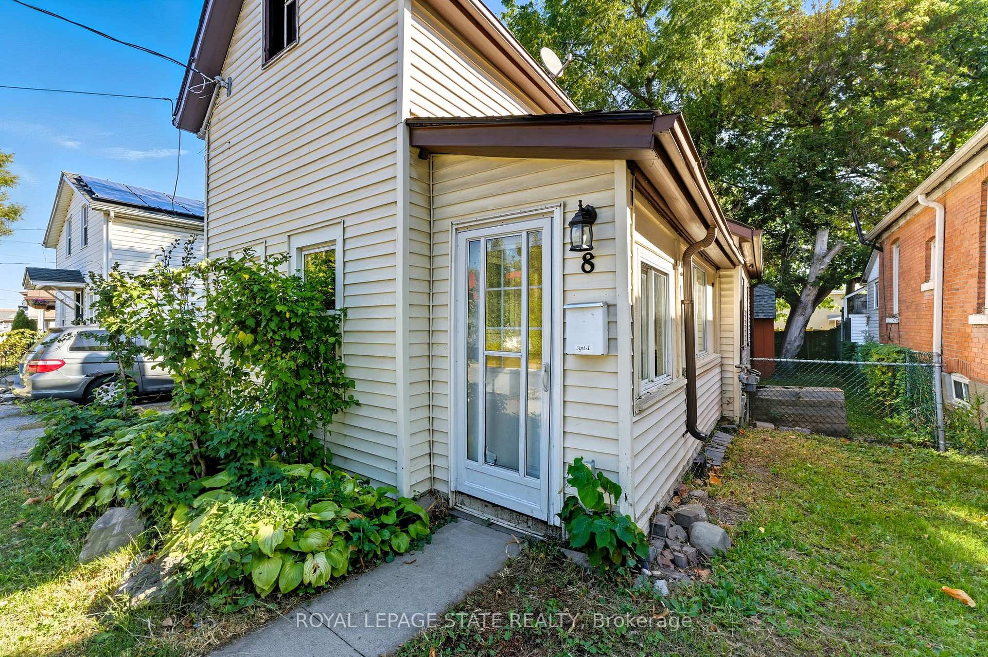 Photo 4 of 8 Tasker Street, St. Catharines, E. Chester — HOMEH