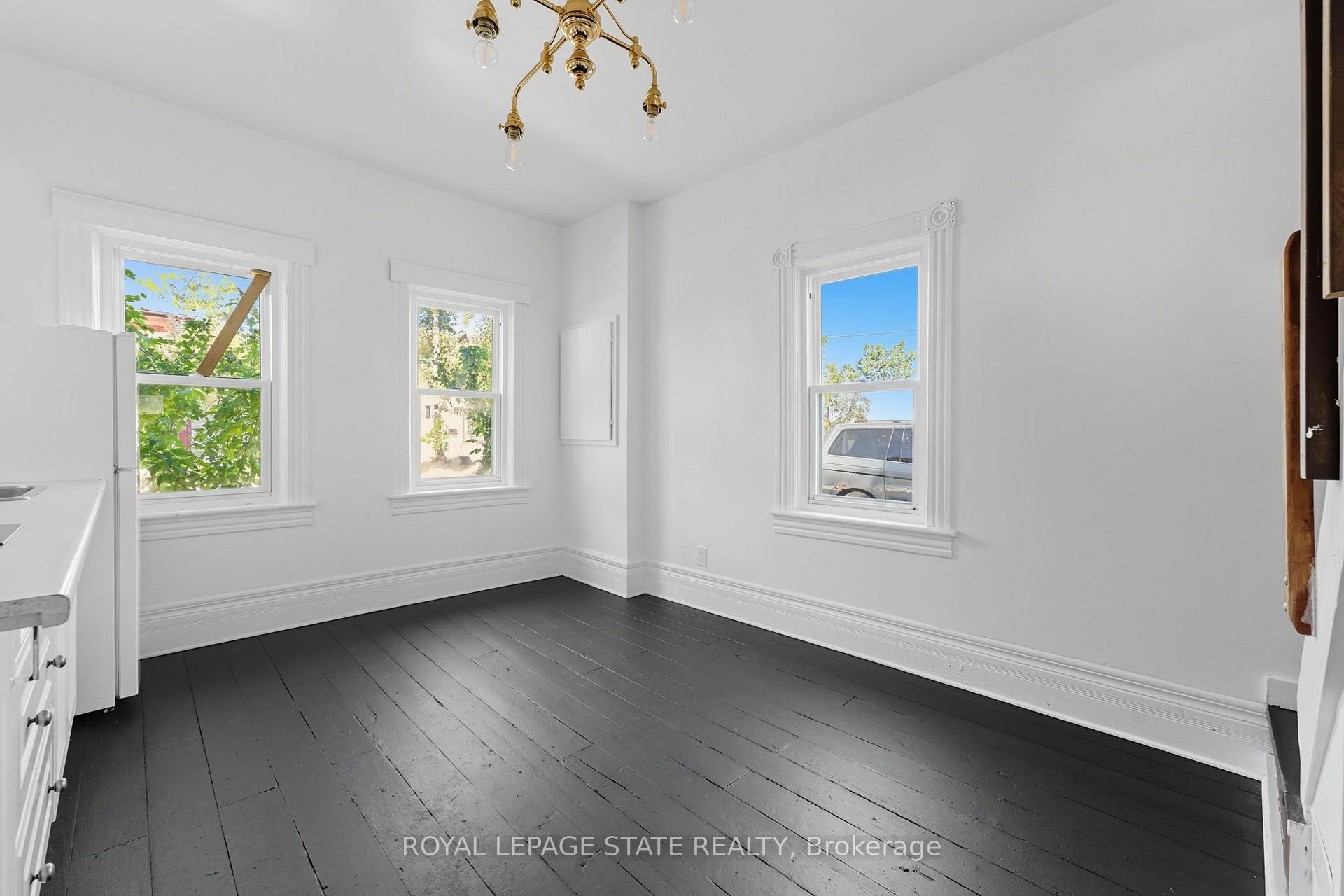 Photo 11 of 8 Tasker Street, St. Catharines, E. Chester — HOMEH