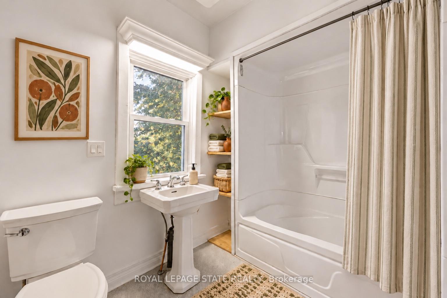 Photo 12 of 8 Tasker Street, St. Catharines, E. Chester — HOMEH