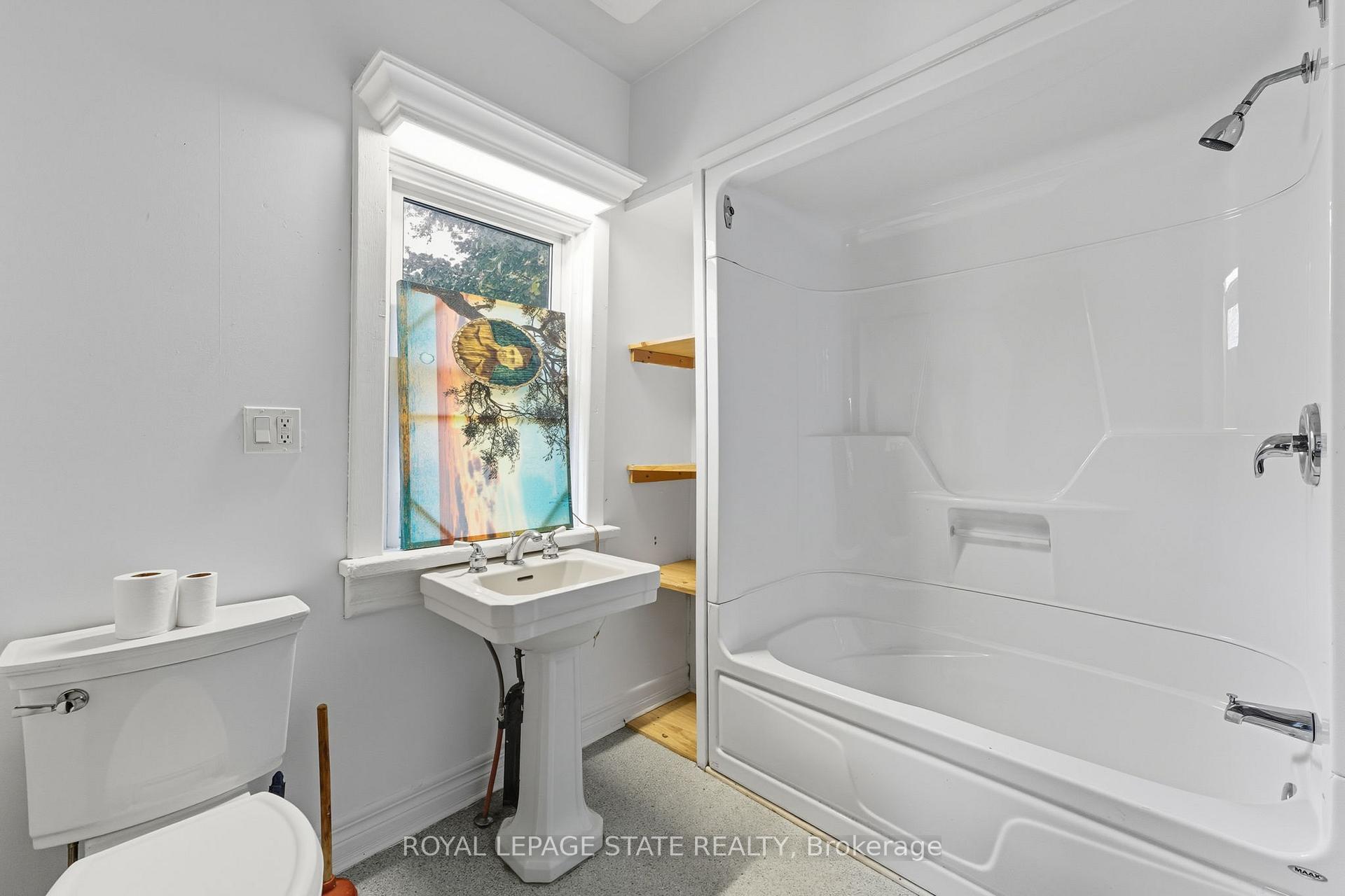 Photo 13 of 8 Tasker Street, St. Catharines, E. Chester — HOMEH