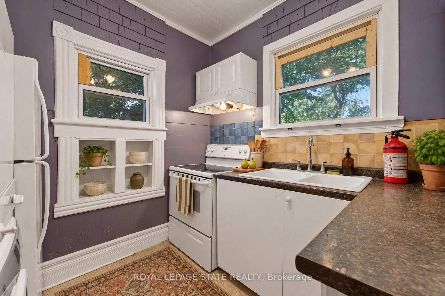 Photo 20 of 8 Tasker Street, St. Catharines, E. Chester — HOMEH