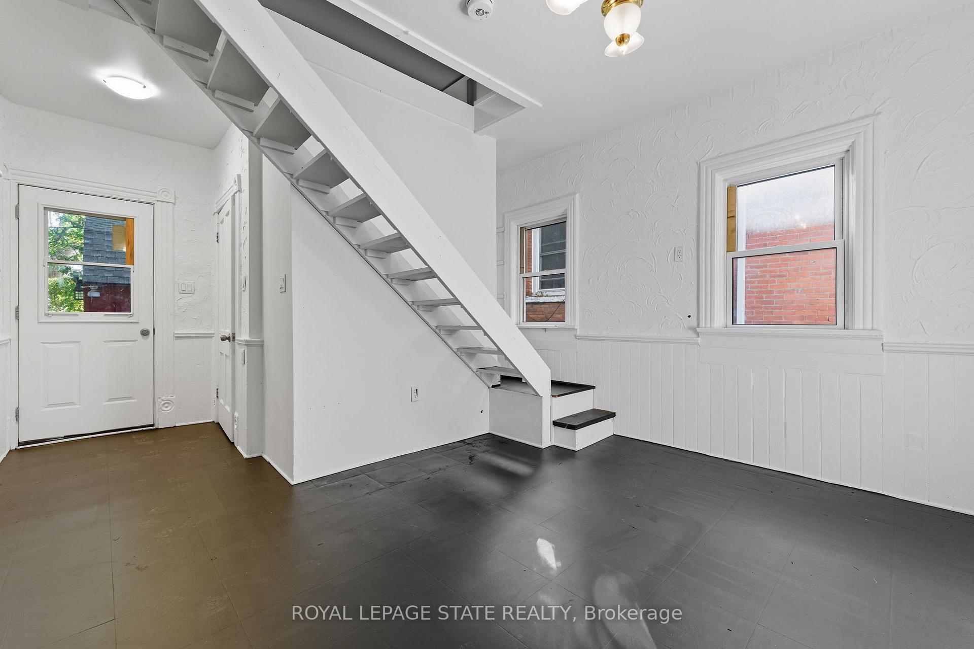 Photo 27 of 8 Tasker Street, St. Catharines, E. Chester — HOMEH