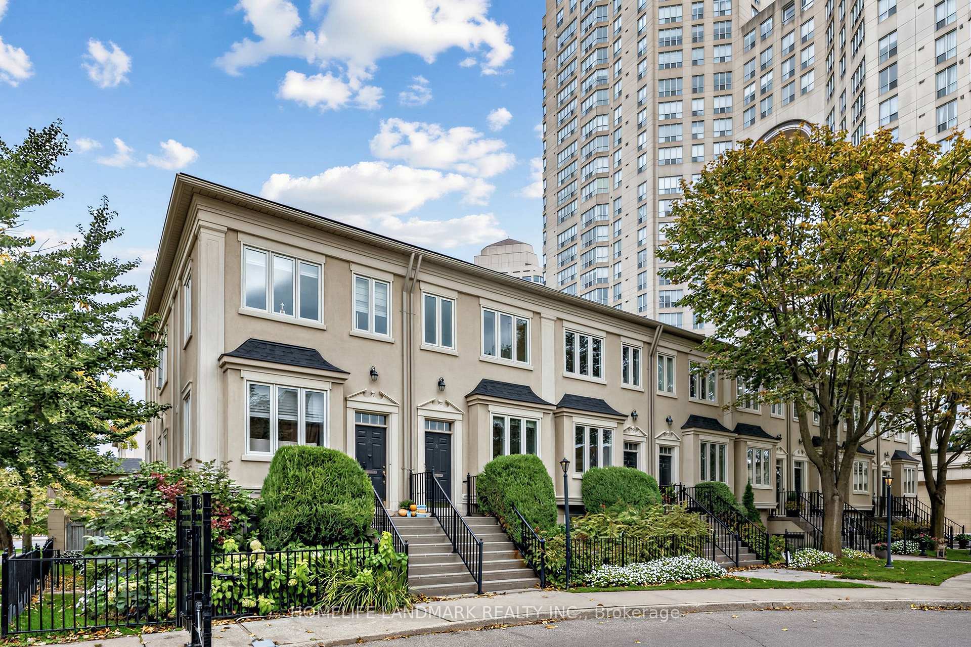 Photo 2 of Unit B, 2283 Lake Shore Boulevard, Etobicoke, Mimico — HOMEH