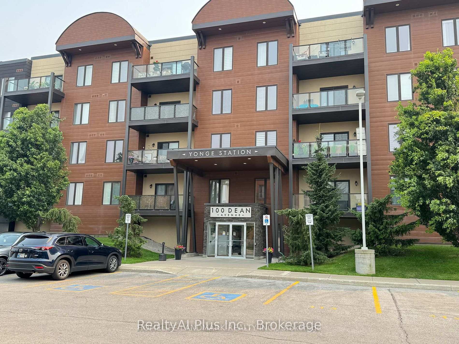 Photo of Unit 404, 100 Dean Avenue