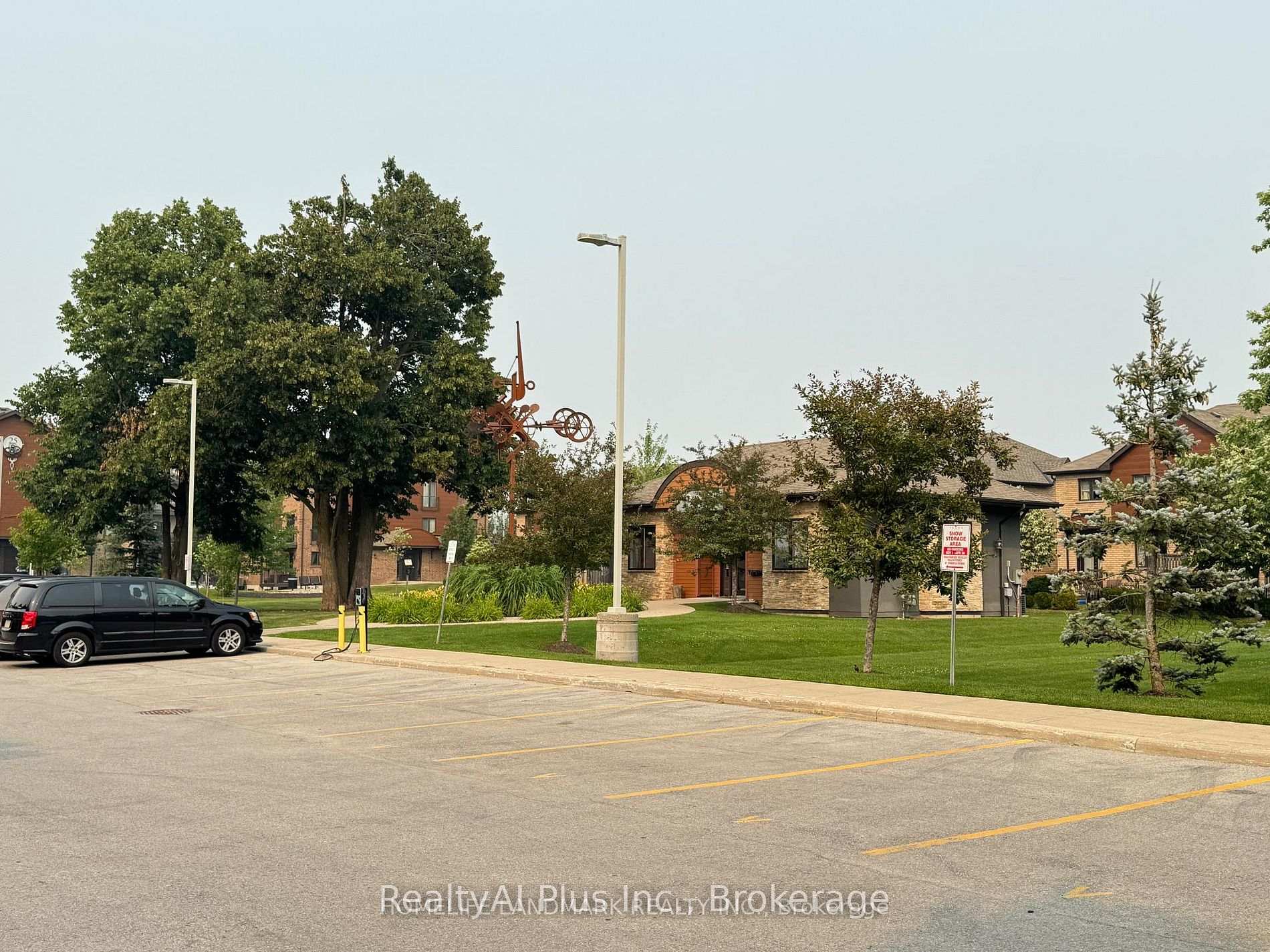 Photo 29 of Unit 404, 100 Dean Avenue, Barrie, Painswick South — HOMEH