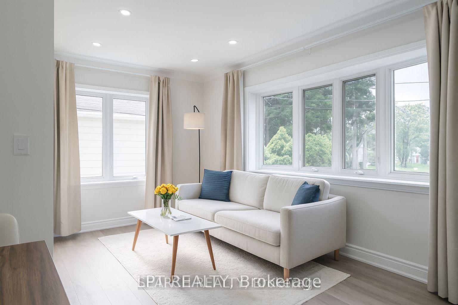 Photo 3 of 1079 Deta Road, Mississauga, Lakeview — HOMEH