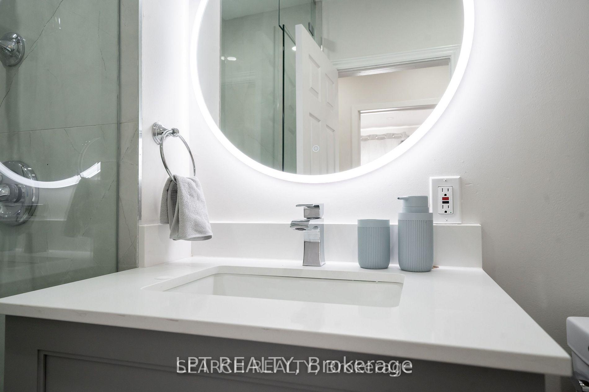 Photo 14 of 1079 Deta Road, Mississauga, Lakeview — HOMEH