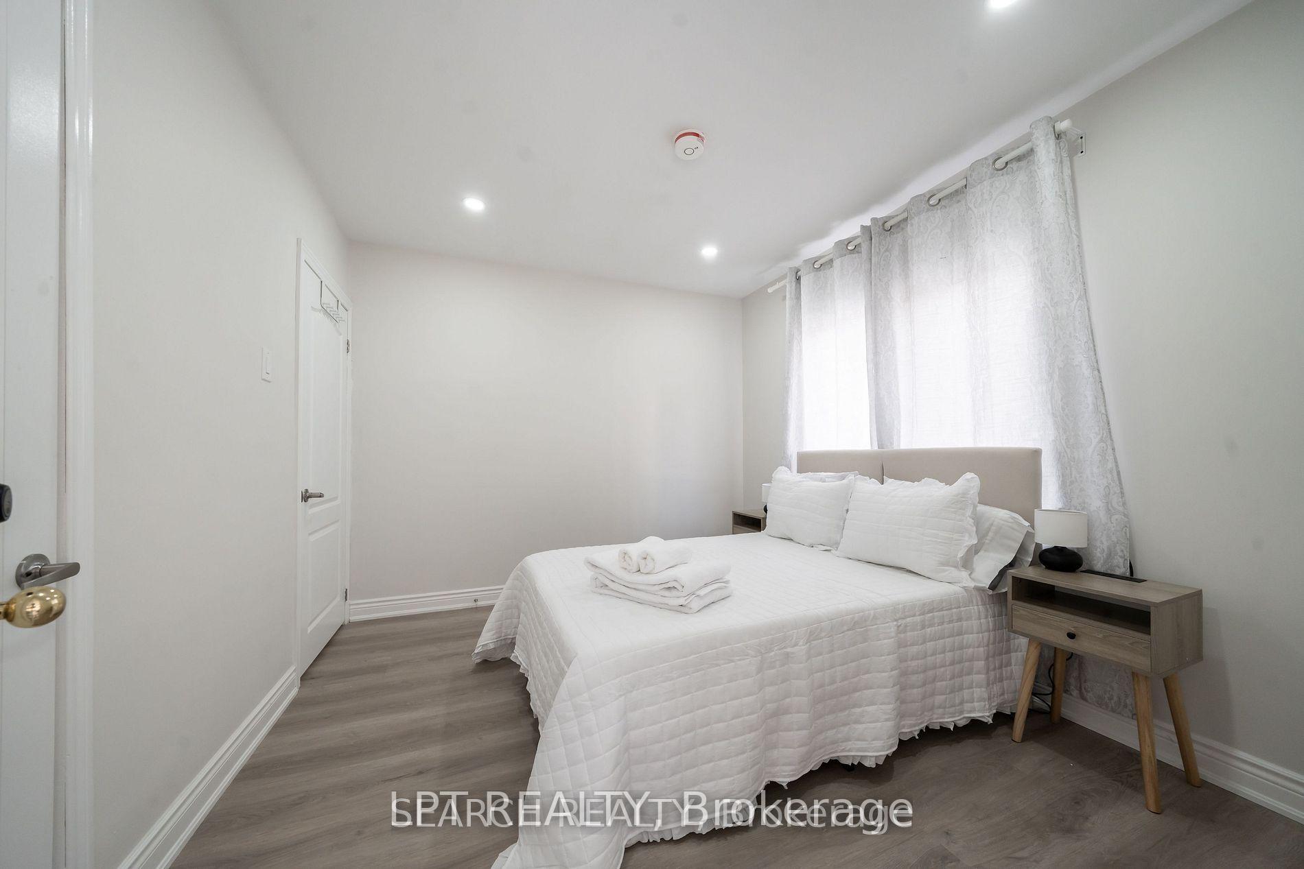 Photo 23 of 1079 Deta Road, Mississauga, Lakeview — HOMEH
