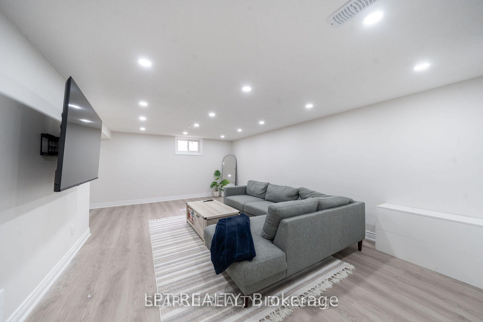 Photo 30 of 1079 Deta Road, Mississauga, Lakeview — HOMEH