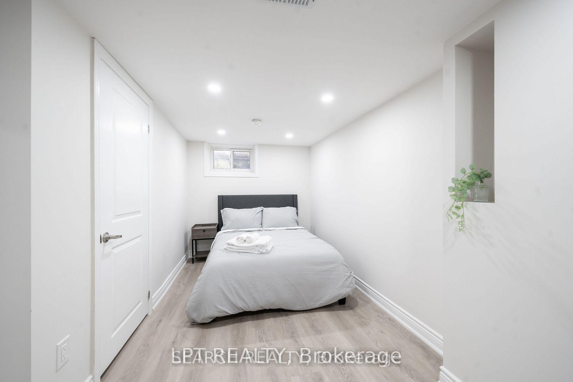 Photo 40 of 1079 Deta Road, Mississauga, Lakeview — HOMEH