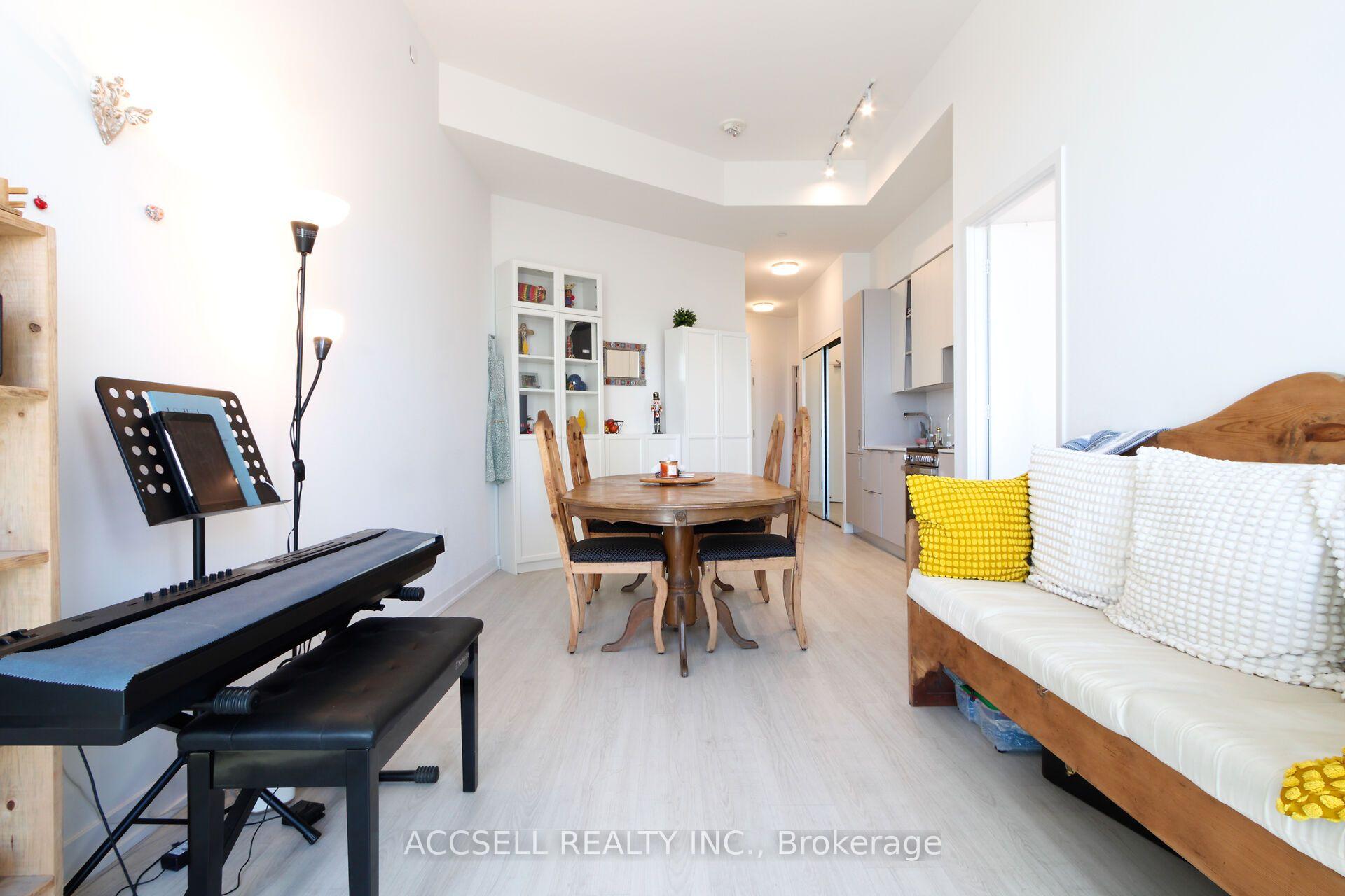 Photo 11 of 3883 quartz Road, Mississauga, City Centre — HOMEH