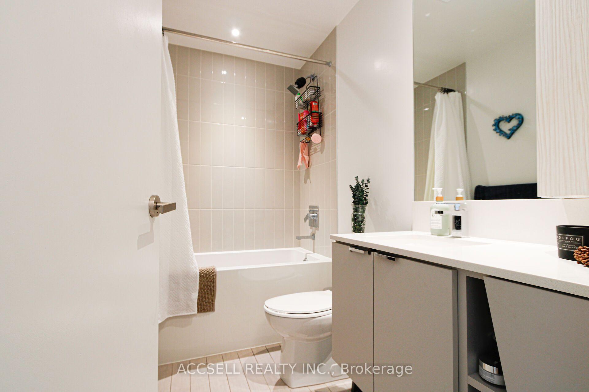 Photo 12 of 3883 quartz Road, Mississauga, City Centre — HOMEH