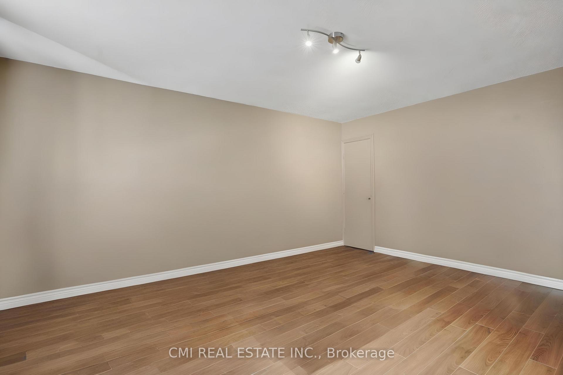 Photo 8 of 360 Culpepper Place, Waterloo, Maple Hills — HOMEH