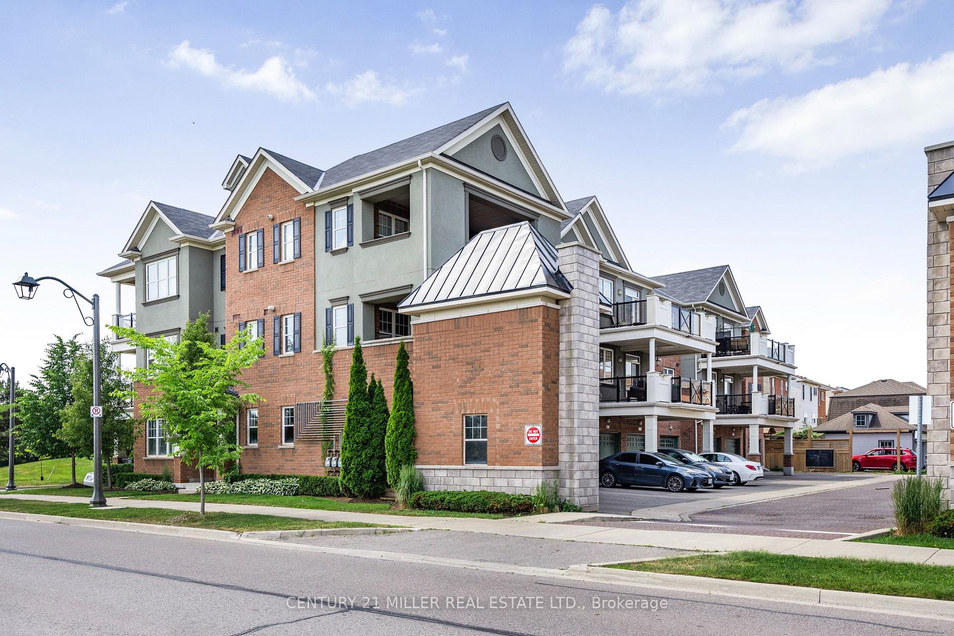 Photo 5 of Unit 201, 275 Roxton Road, Oakville, River Oaks — HOMEH
