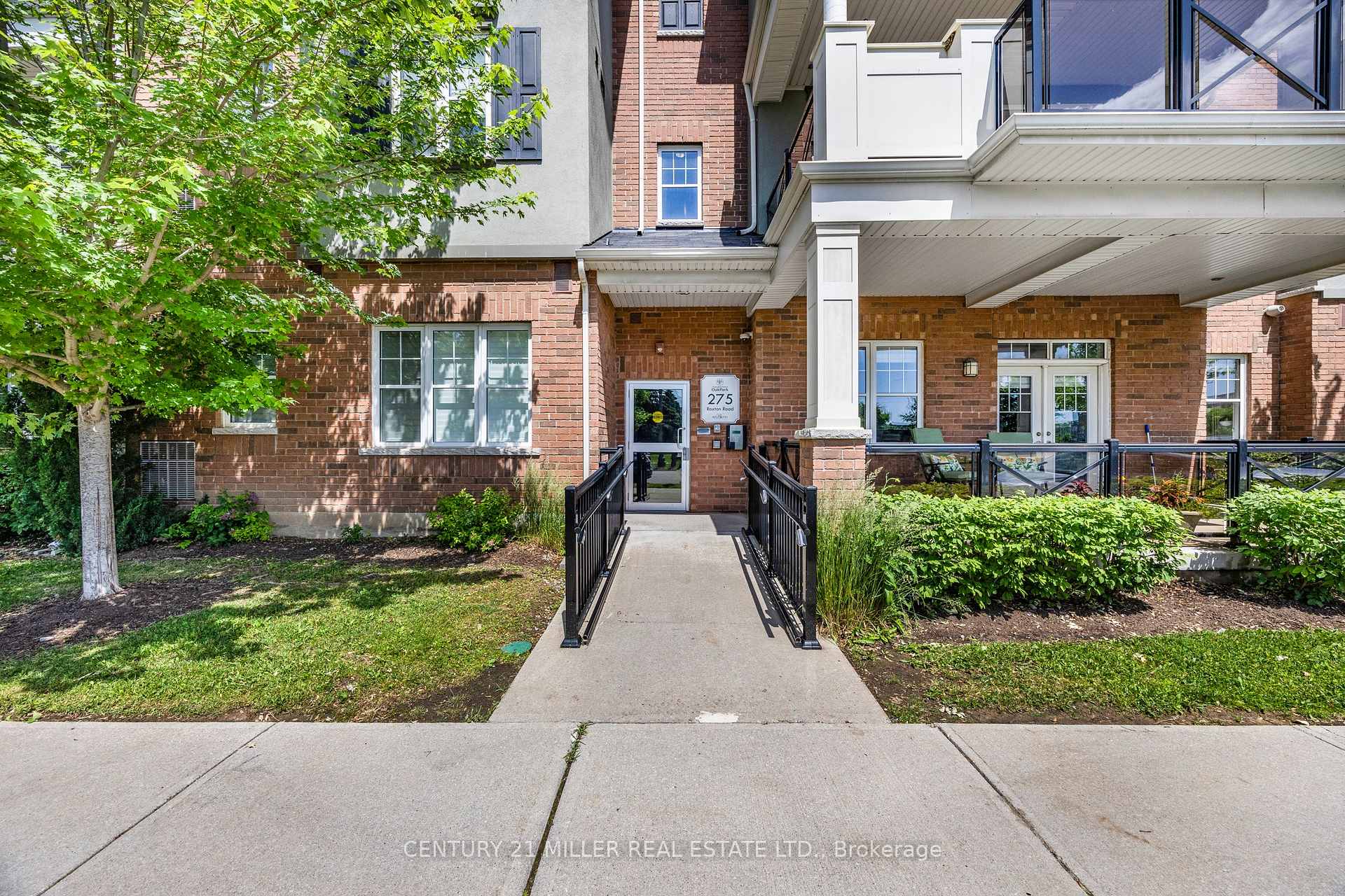 Photo 8 of Unit 201, 275 Roxton Road, Oakville, River Oaks — HOMEH