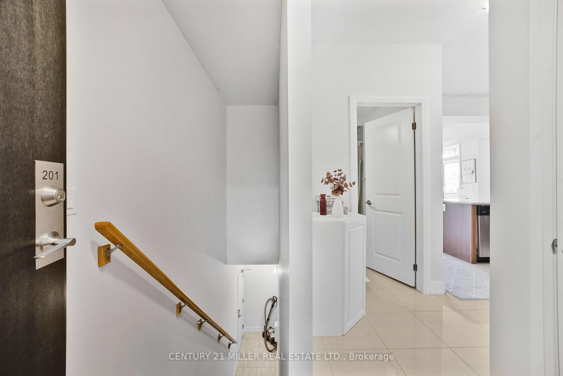 Photo 11 of Unit 201, 275 Roxton Road, Oakville, River Oaks — HOMEH