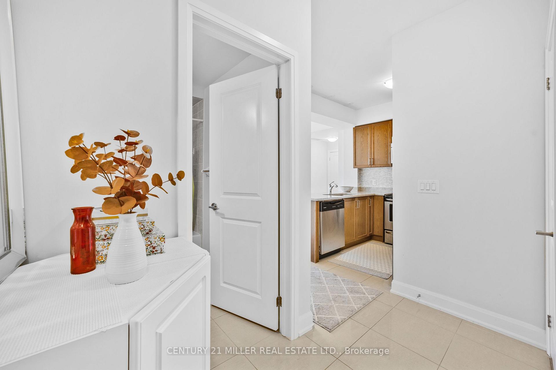 Photo 12 of Unit 201, 275 Roxton Road, Oakville, River Oaks — HOMEH
