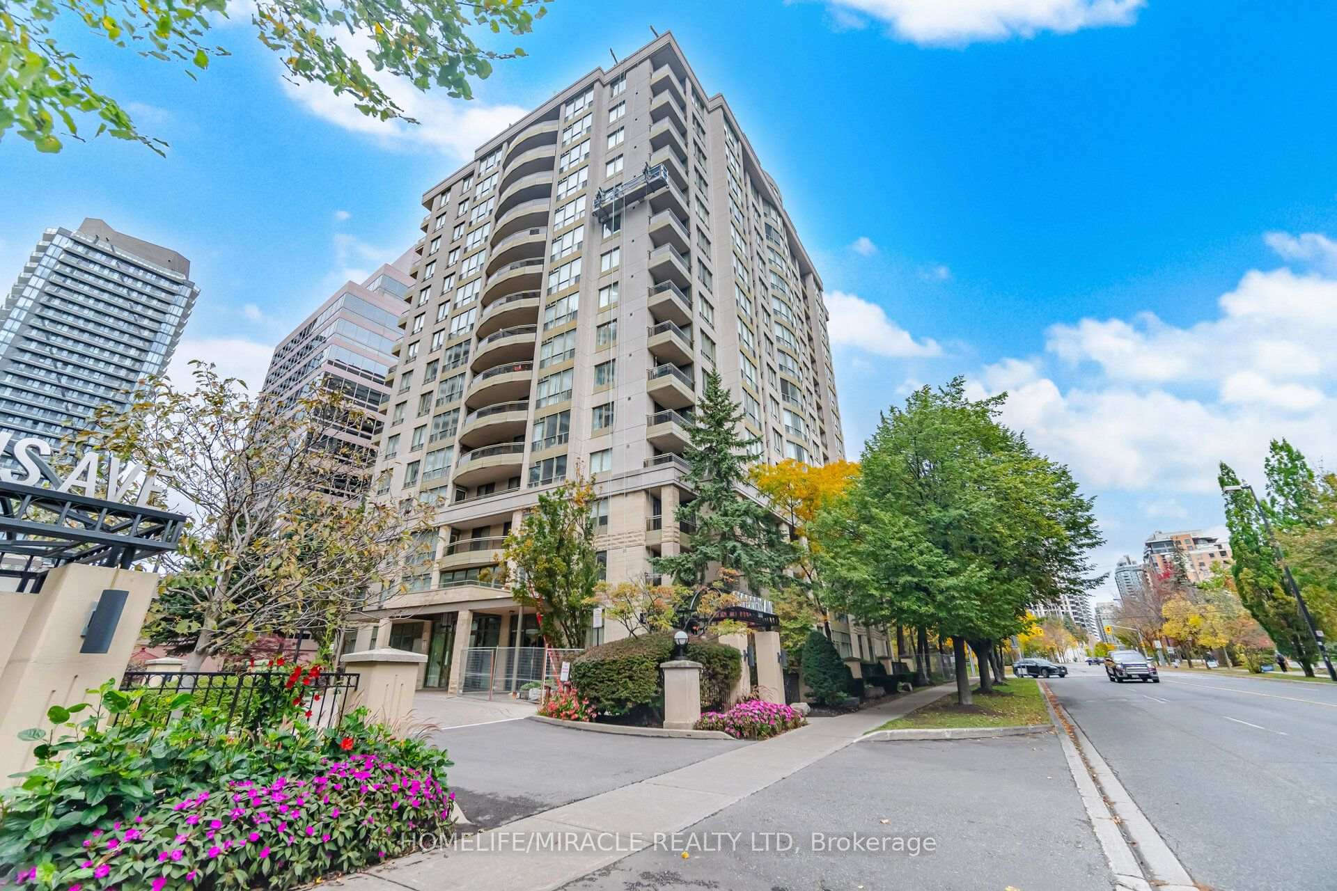 Photo of Unit 301, 260 Doris Avenue