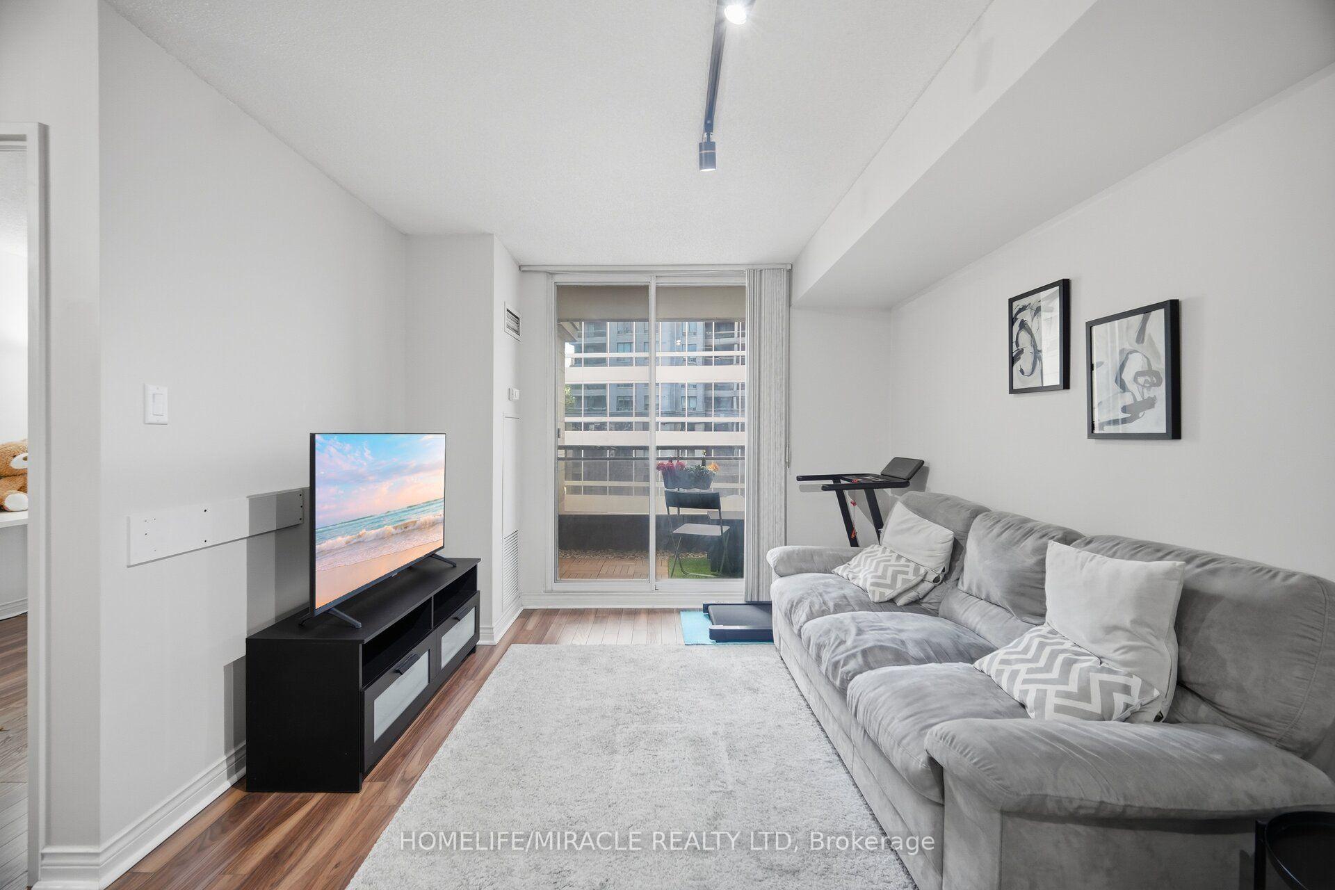 Photo 12 of Unit 301, 260 Doris Avenue, North York, Willowdale East — HOMEH