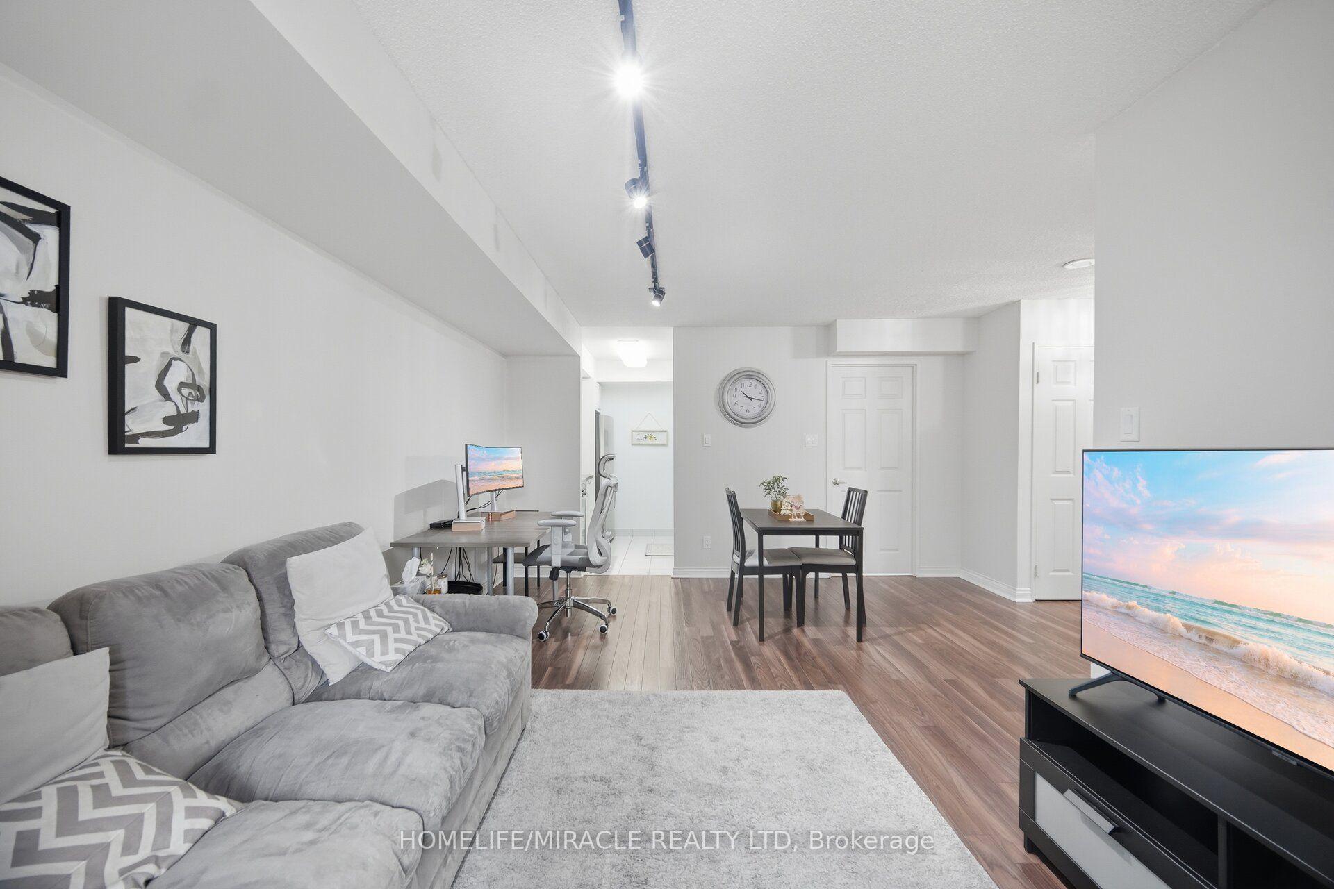 Photo 14 of Unit 301, 260 Doris Avenue, North York, Willowdale East — HOMEH