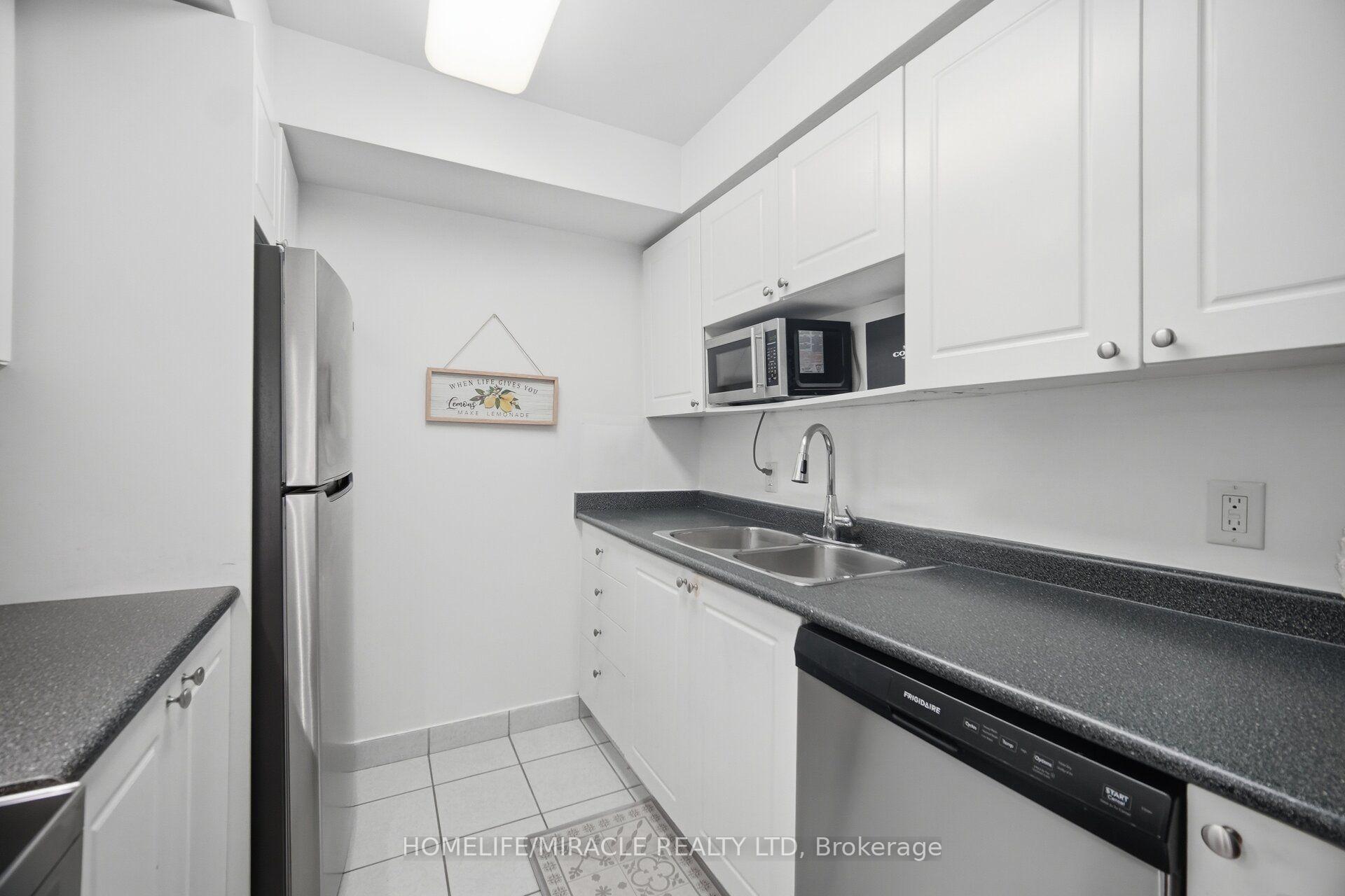 Photo 16 of Unit 301, 260 Doris Avenue, North York, Willowdale East — HOMEH