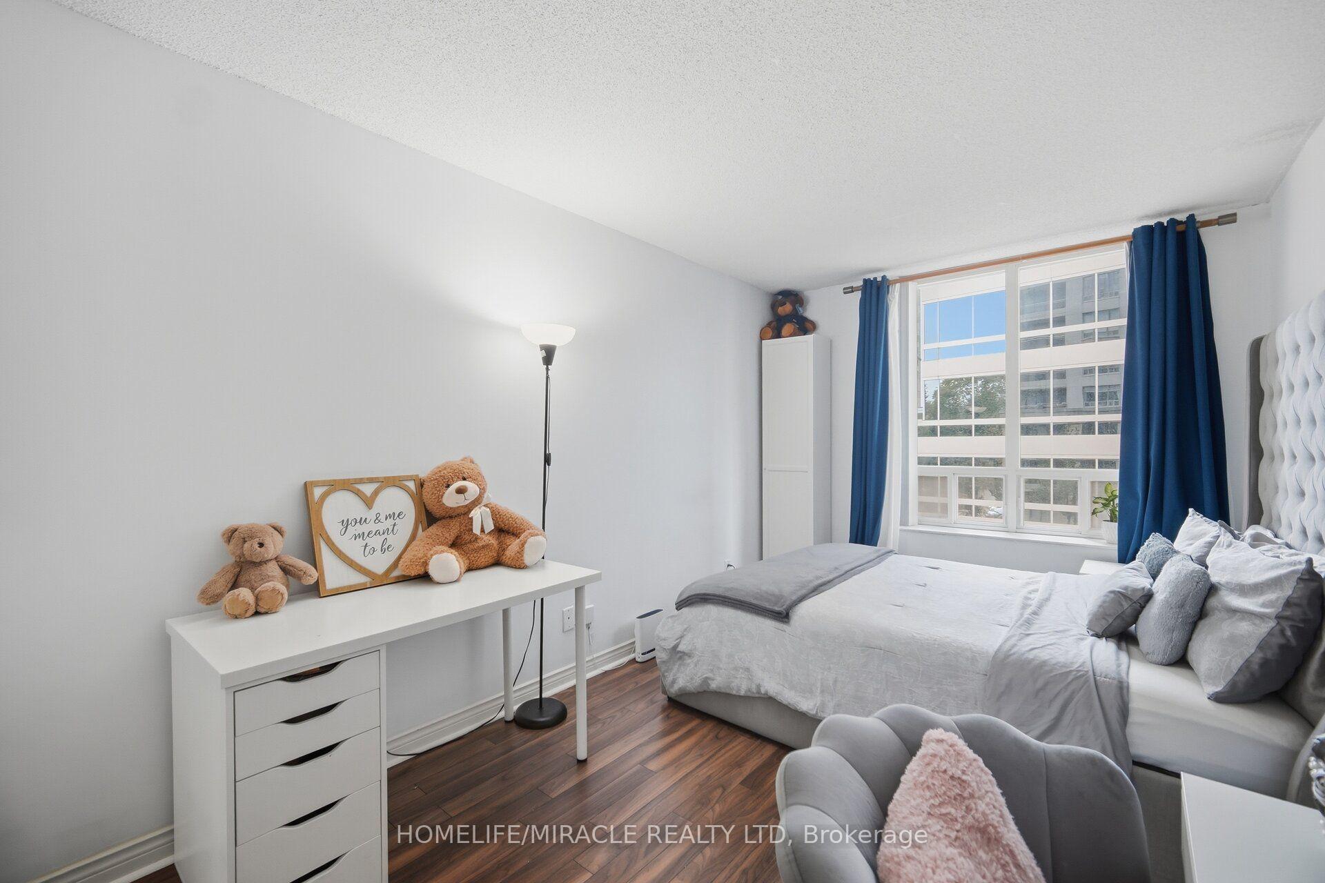 Photo 21 of Unit 301, 260 Doris Avenue, North York, Willowdale East — HOMEH