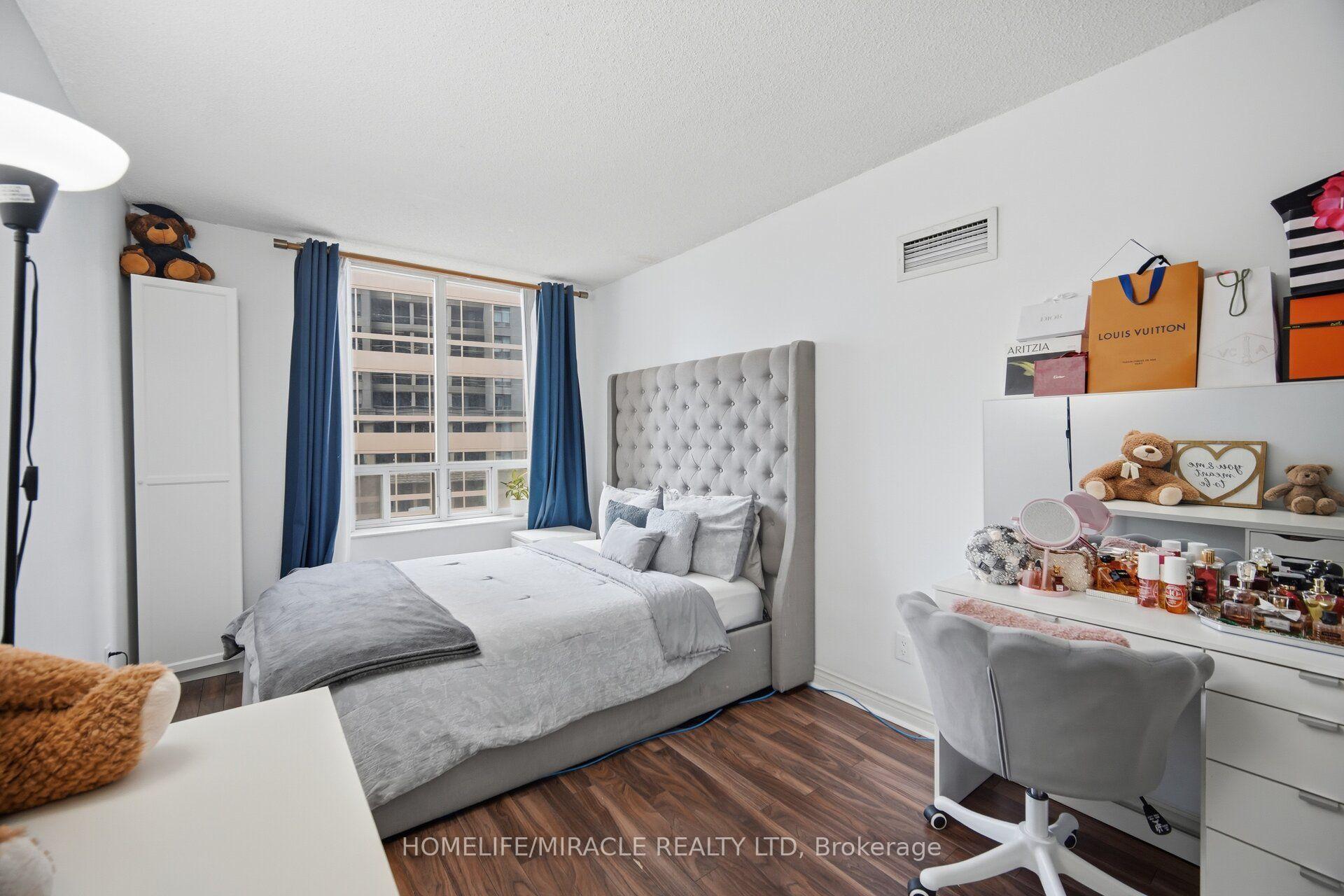 Photo 22 of Unit 301, 260 Doris Avenue, North York, Willowdale East — HOMEH