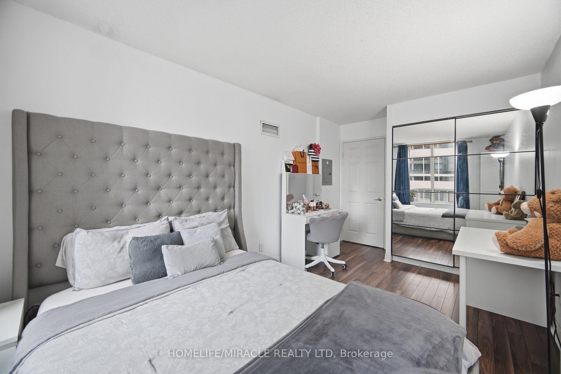 Photo 23 of Unit 301, 260 Doris Avenue, North York, Willowdale East — HOMEH