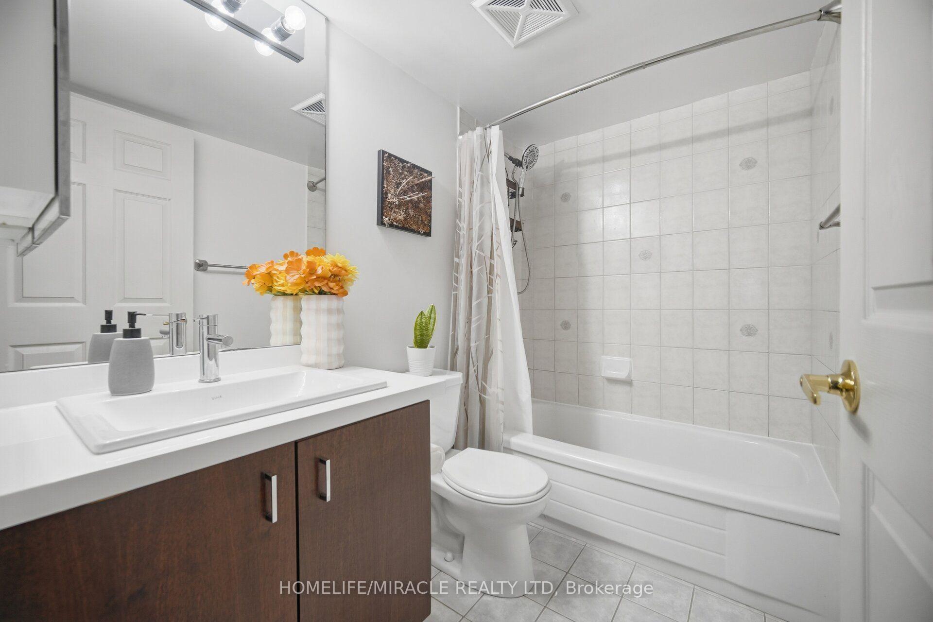 Photo 24 of Unit 301, 260 Doris Avenue, North York, Willowdale East — HOMEH
