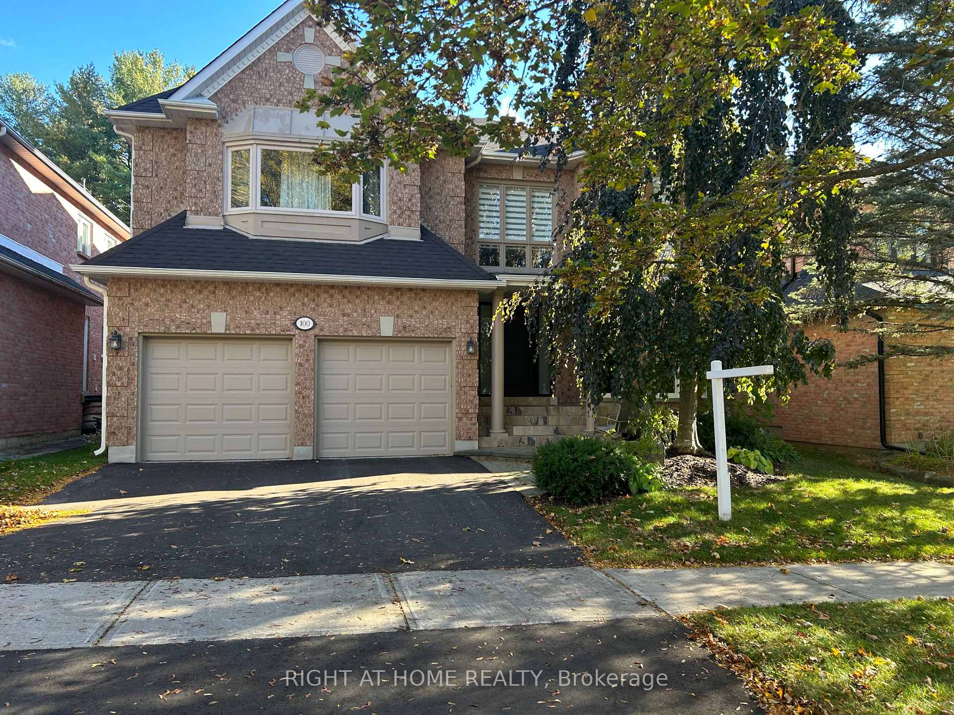 Photo 1 of 100 Carlyle Crescent, Aurora, Aurora Highlands — HOMEH