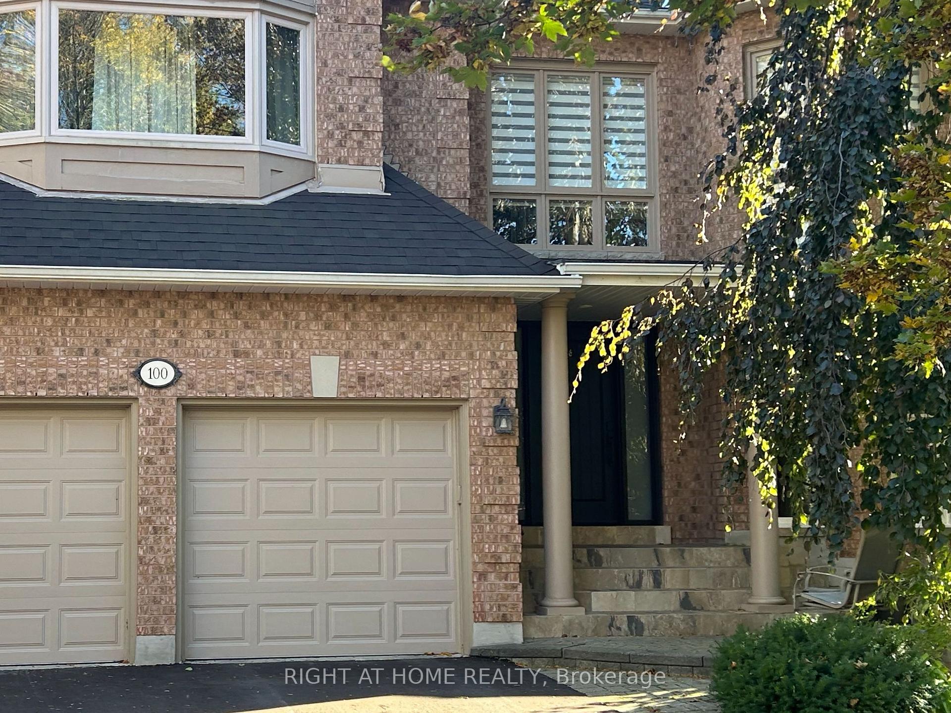 Photo 3 of 100 Carlyle Crescent, Aurora, Aurora Highlands — HOMEH