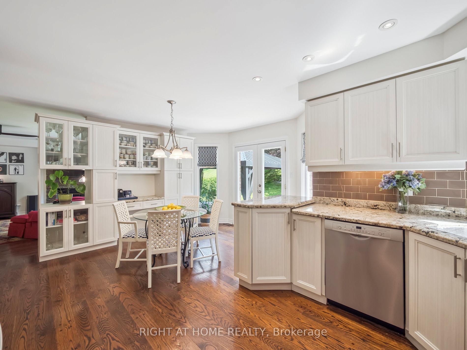 Photo 15 of 100 Carlyle Crescent, Aurora, Aurora Highlands — HOMEH