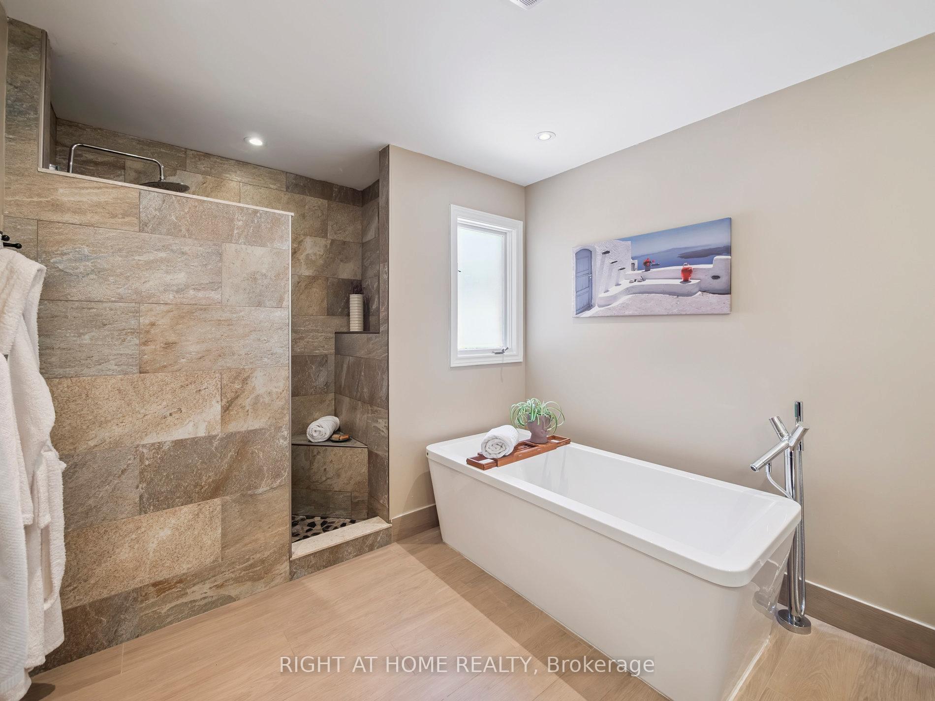 Photo 25 of 100 Carlyle Crescent, Aurora, Aurora Highlands — HOMEH