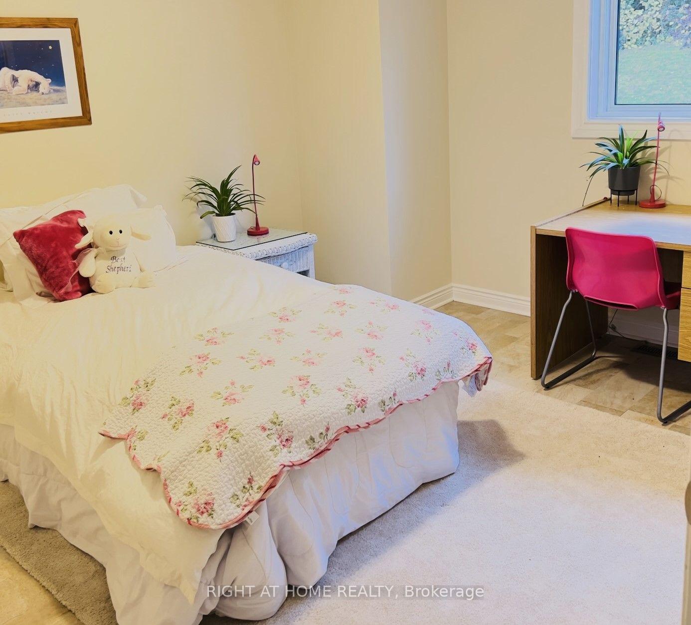 Photo 31 of 100 Carlyle Crescent, Aurora, Aurora Highlands — HOMEH