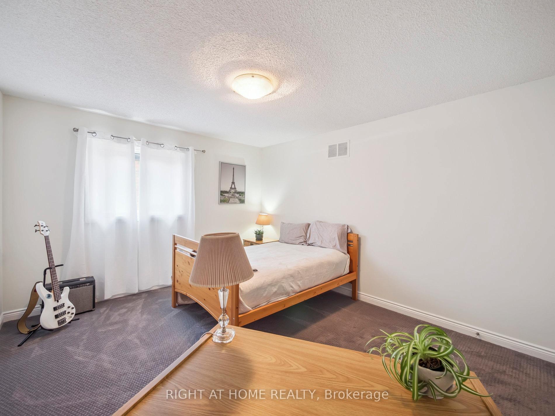Photo 33 of 100 Carlyle Crescent, Aurora, Aurora Highlands — HOMEH