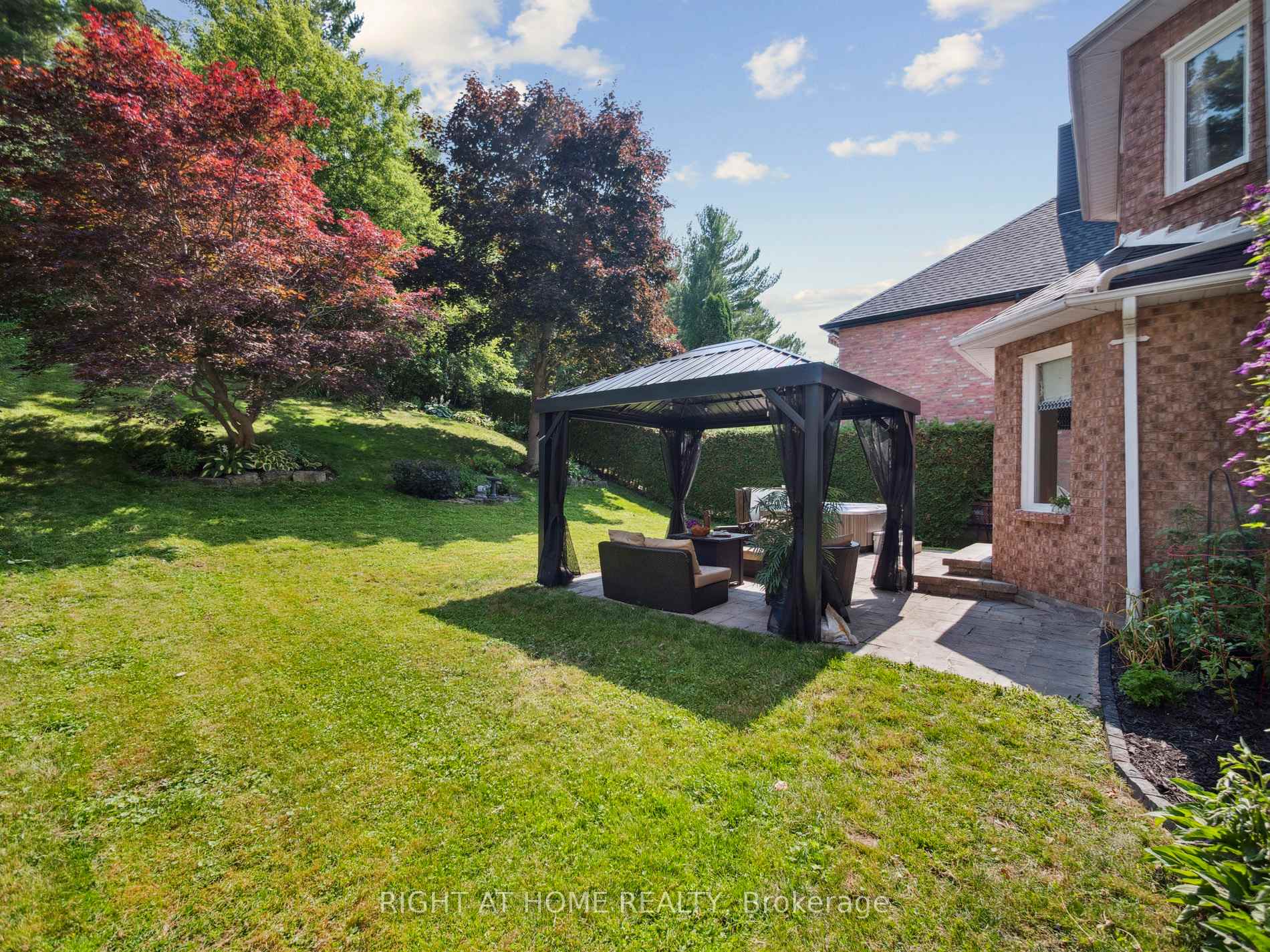 Photo 35 of 100 Carlyle Crescent, Aurora, Aurora Highlands — HOMEH