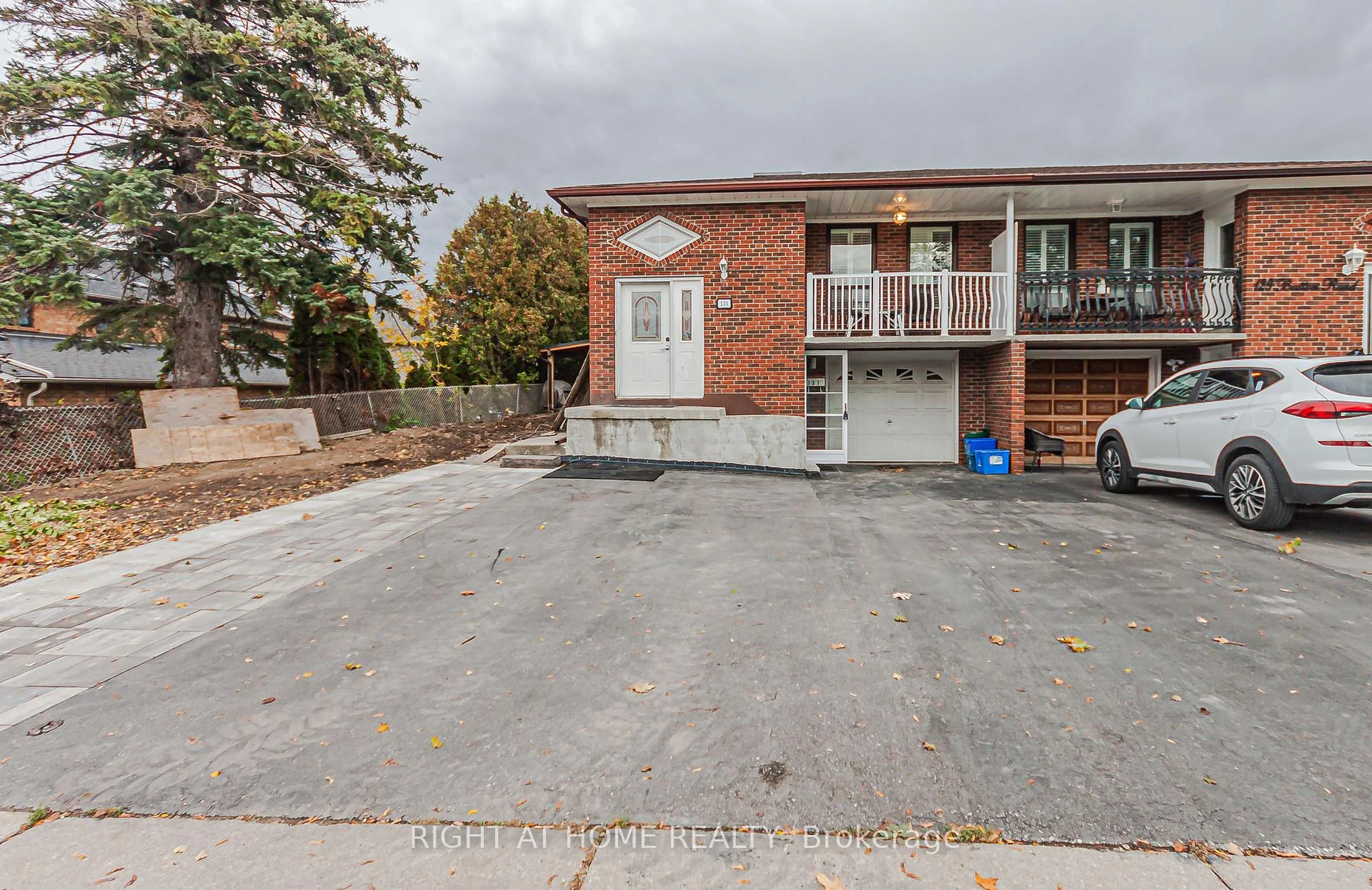 Photo 1 of 131 Button Road, Vaughan, West Woodbridge — HOMEH