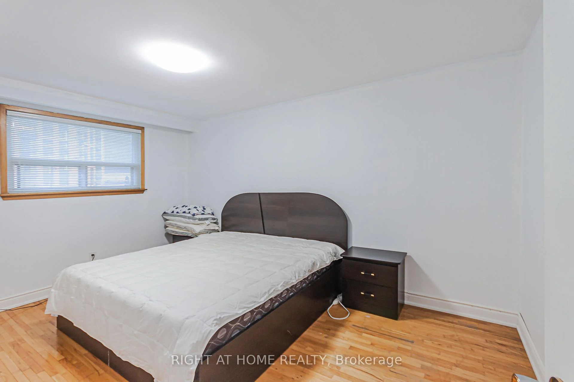 Photo 14 of 131 Button Road, Vaughan, West Woodbridge — HOMEH