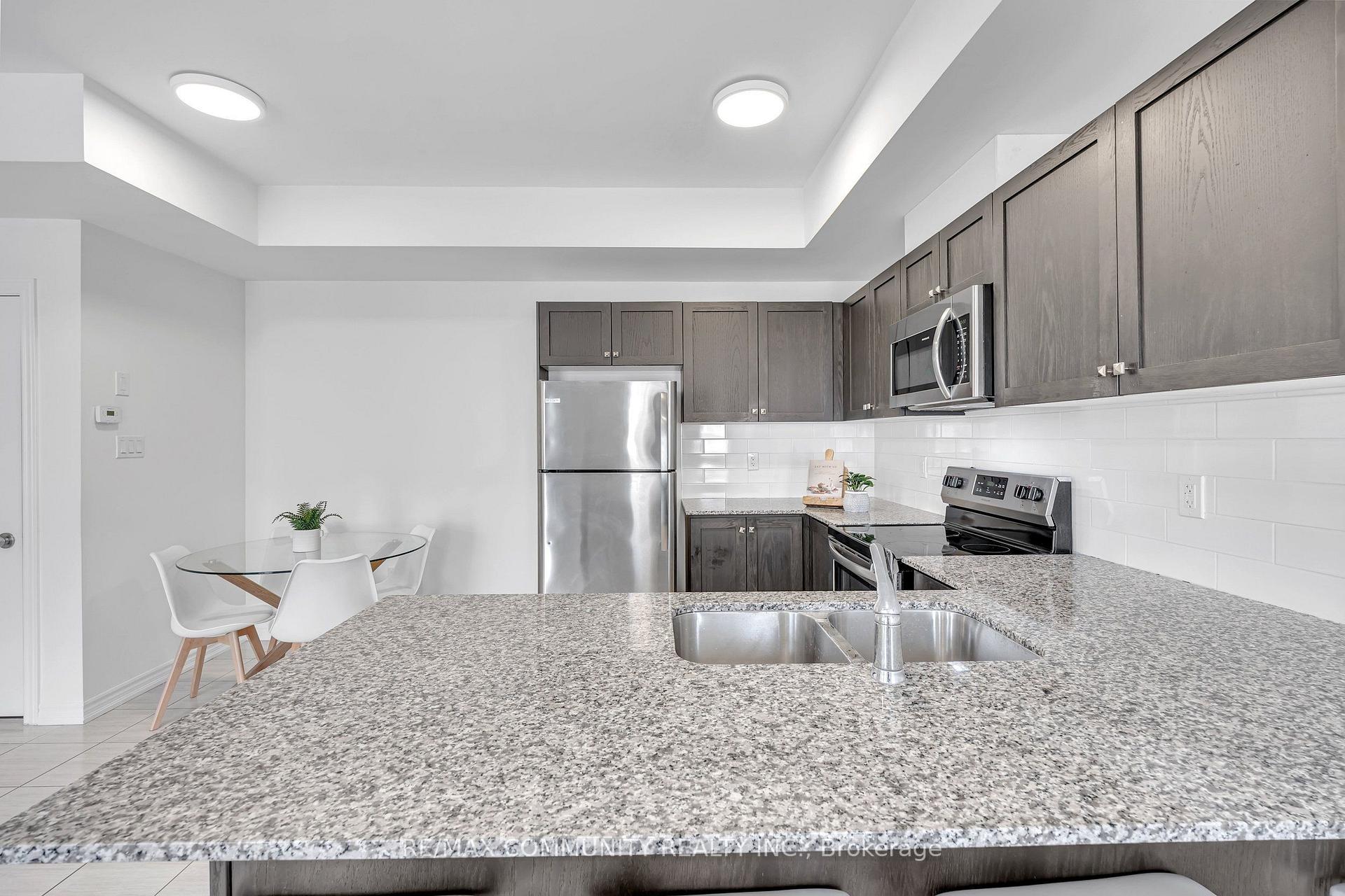 Photo 5 of 1761 Rex Heath Drive, Pickering, Duffin Heights — HOMEH