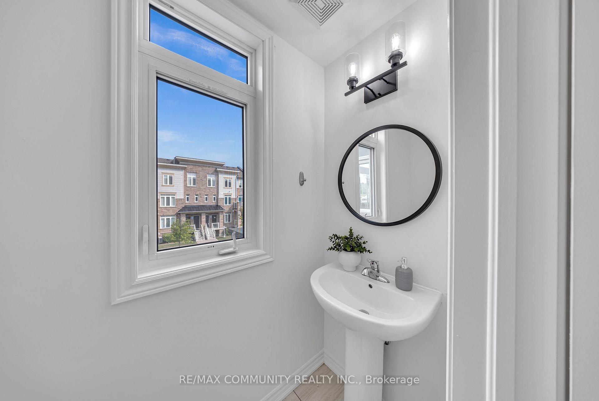Photo 10 of 1761 Rex Heath Drive, Pickering, Duffin Heights — HOMEH