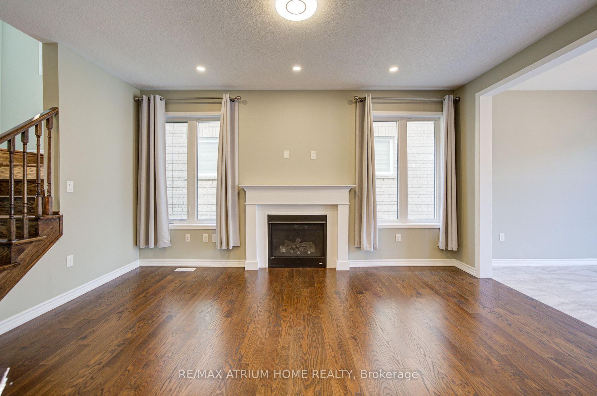 Photo 11 of 396 Thomas Phillips Drive, Aurora, Rural Aurora — HOMEH