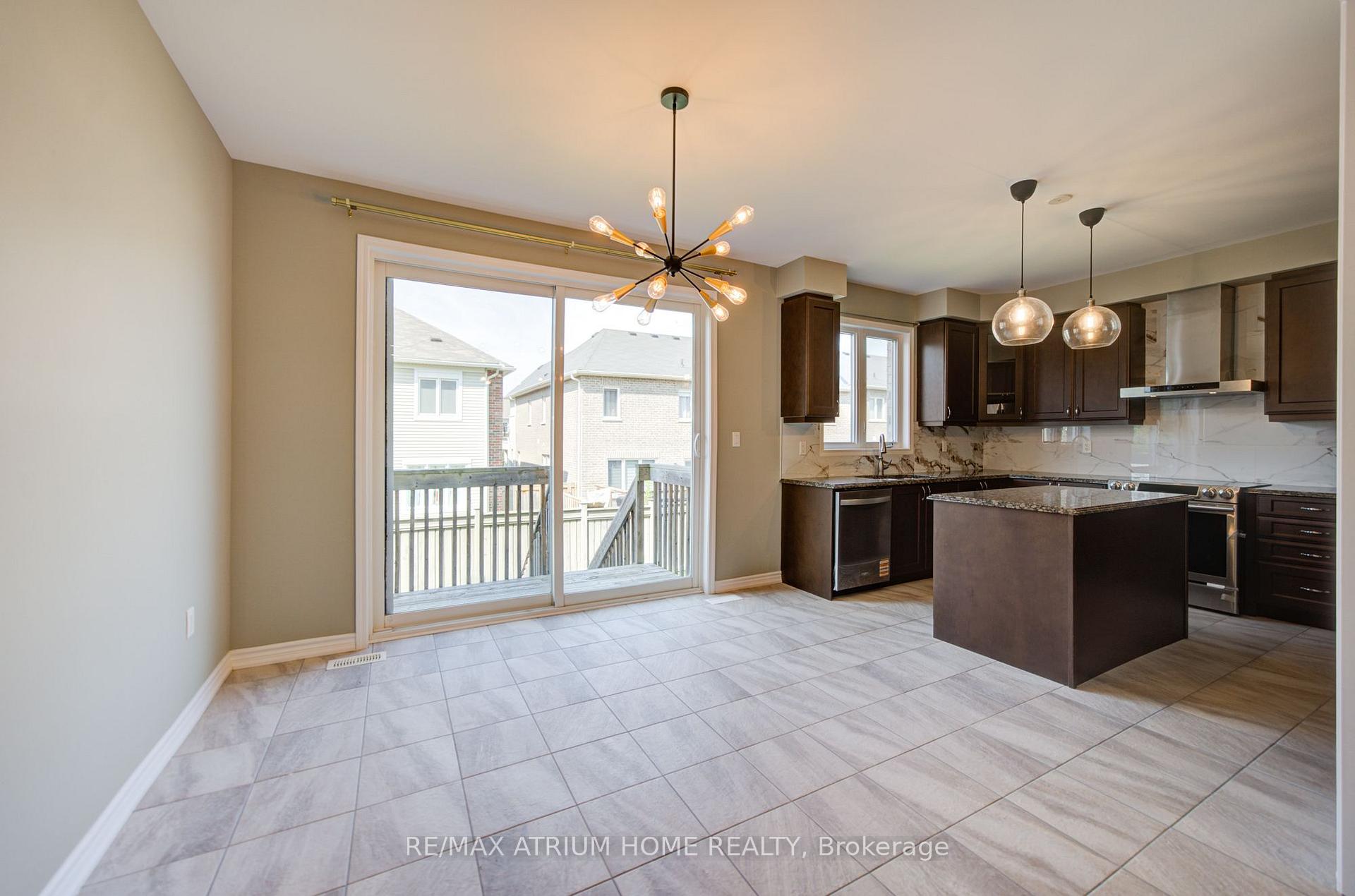 Photo 18 of 396 Thomas Phillips Drive, Aurora, Rural Aurora — HOMEH
