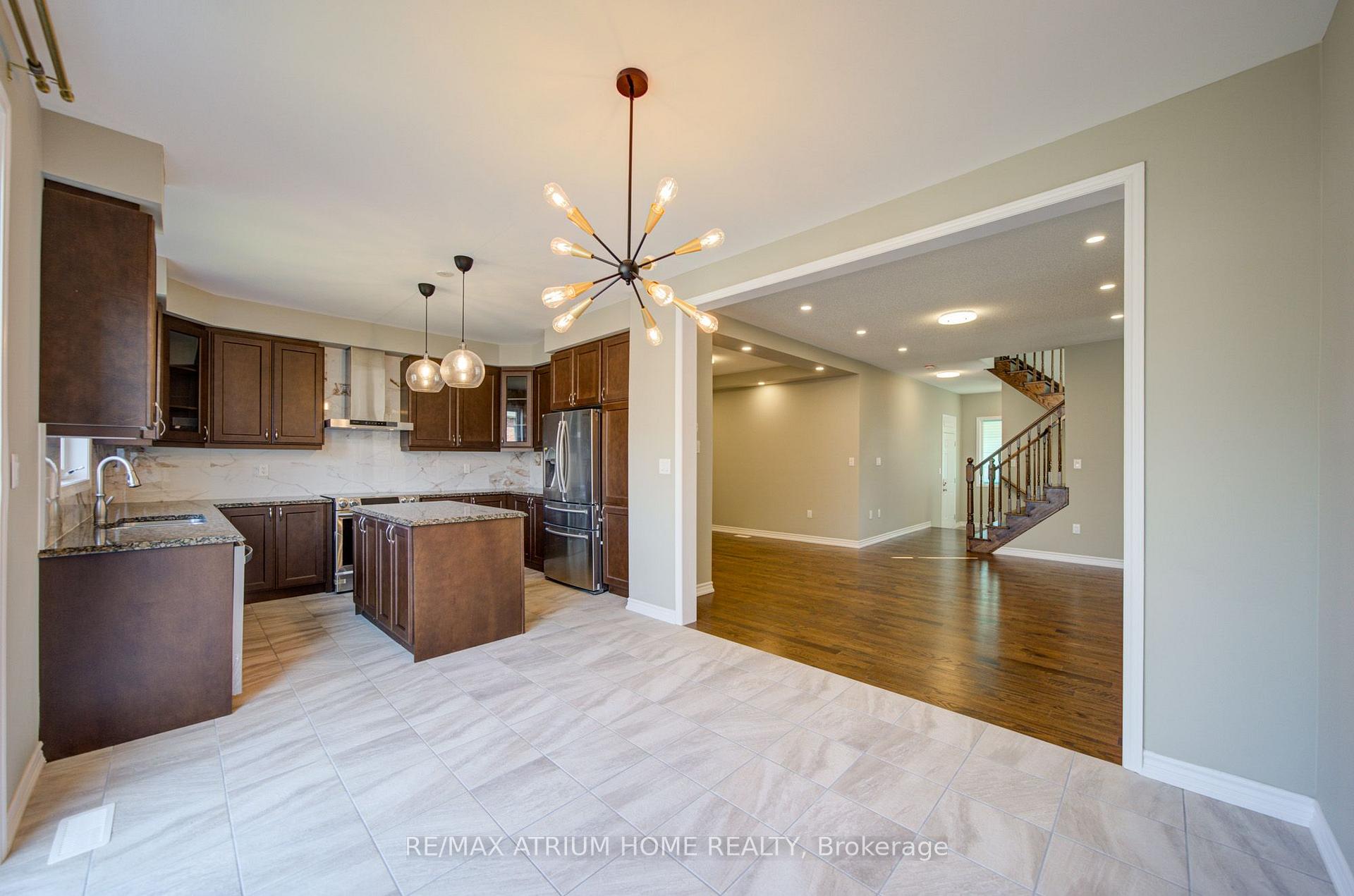 Photo 20 of 396 Thomas Phillips Drive, Aurora, Rural Aurora — HOMEH