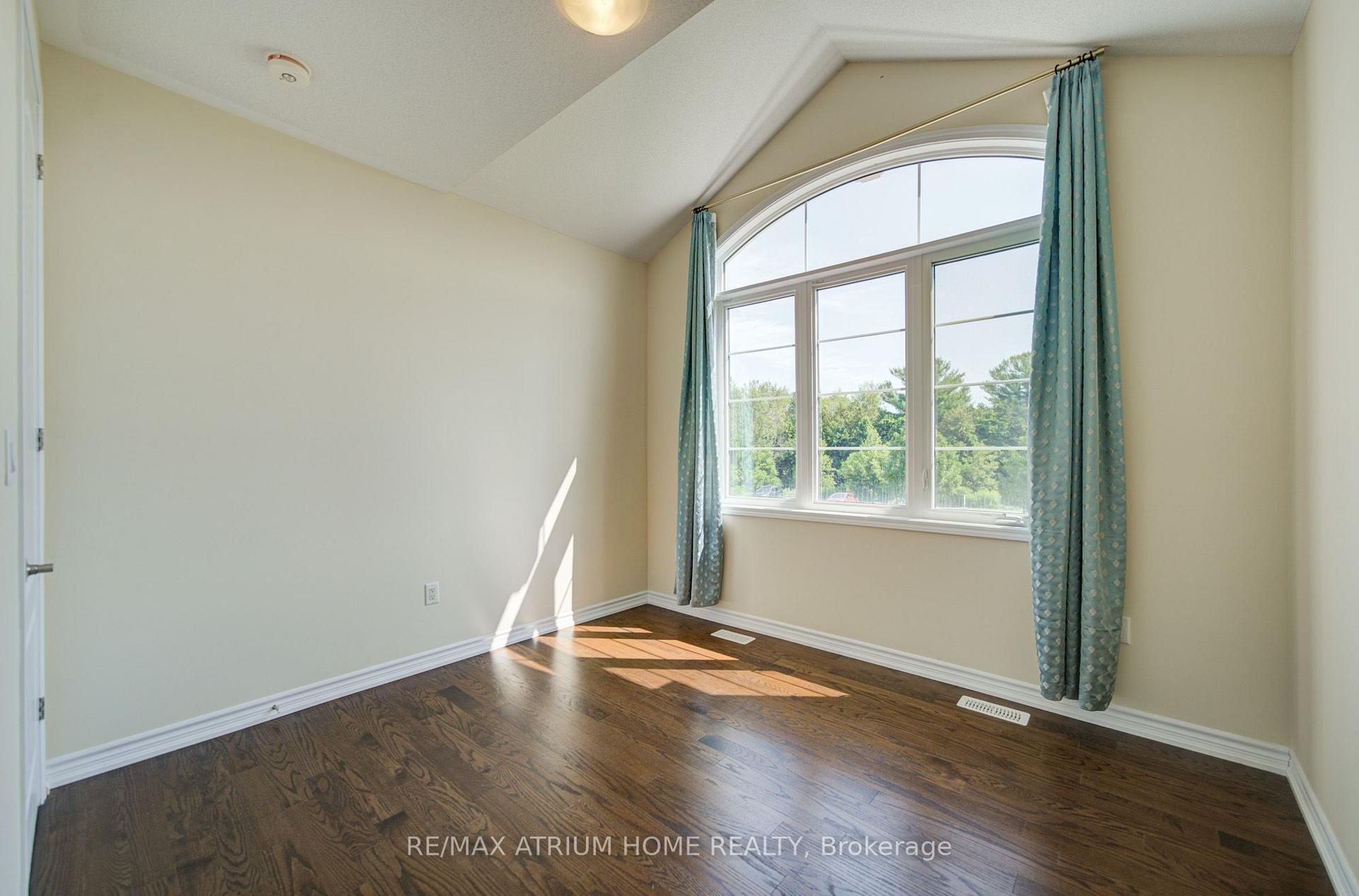 Photo 31 of 396 Thomas Phillips Drive, Aurora, Rural Aurora — HOMEH