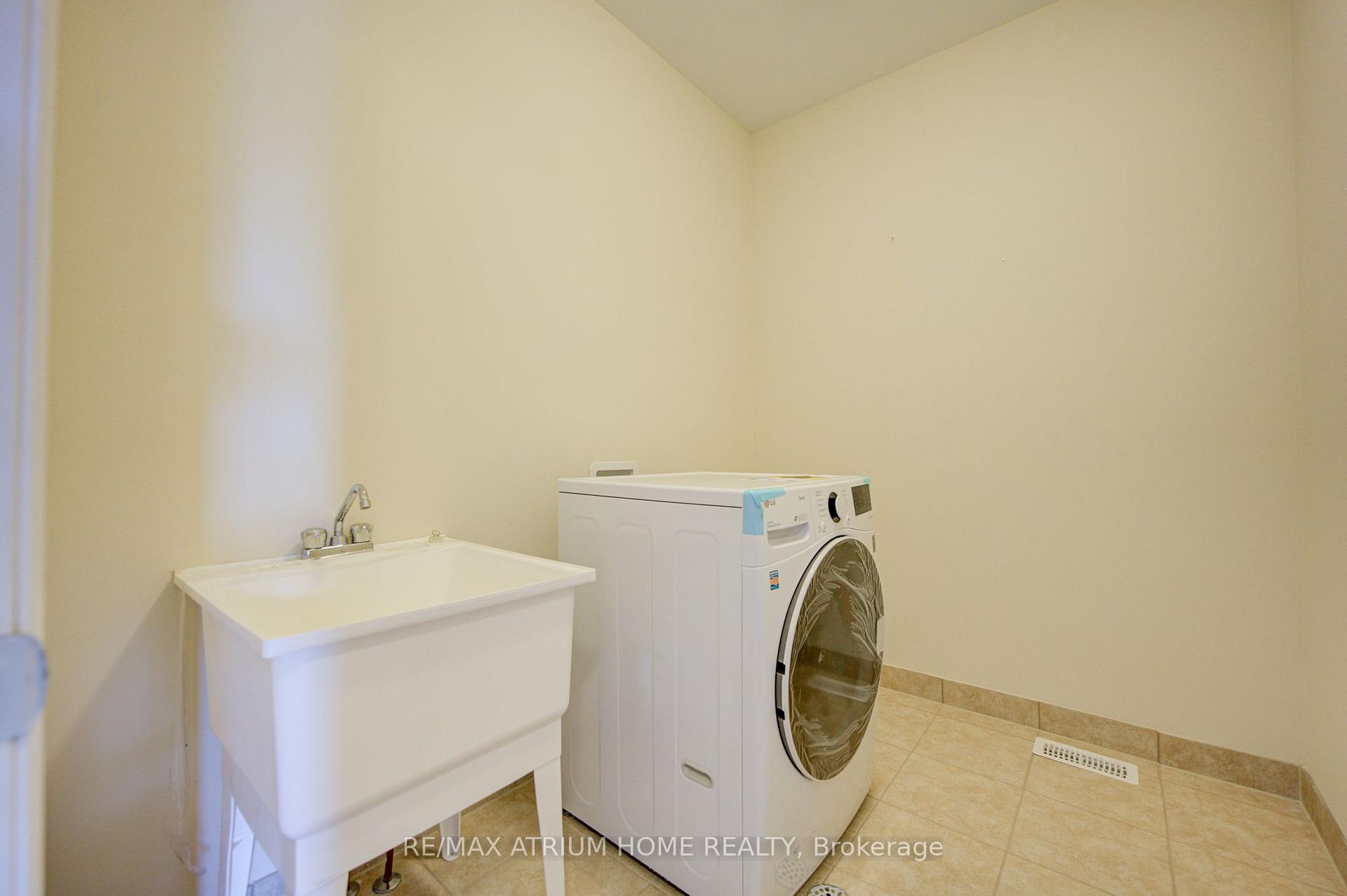 Photo 38 of 396 Thomas Phillips Drive, Aurora, Rural Aurora — HOMEH