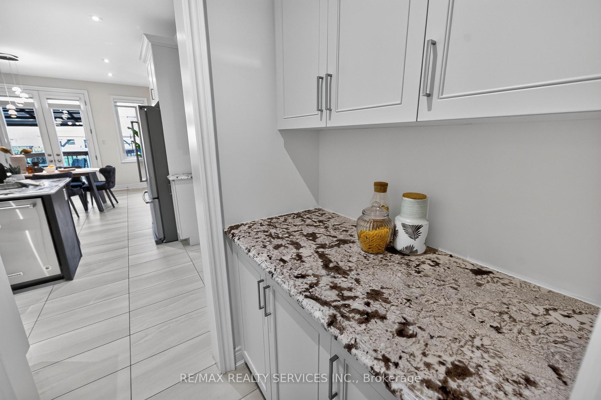 Photo 12 of 3 Blue Silo Way, Brampton, Northwest Brampton — HOMEH