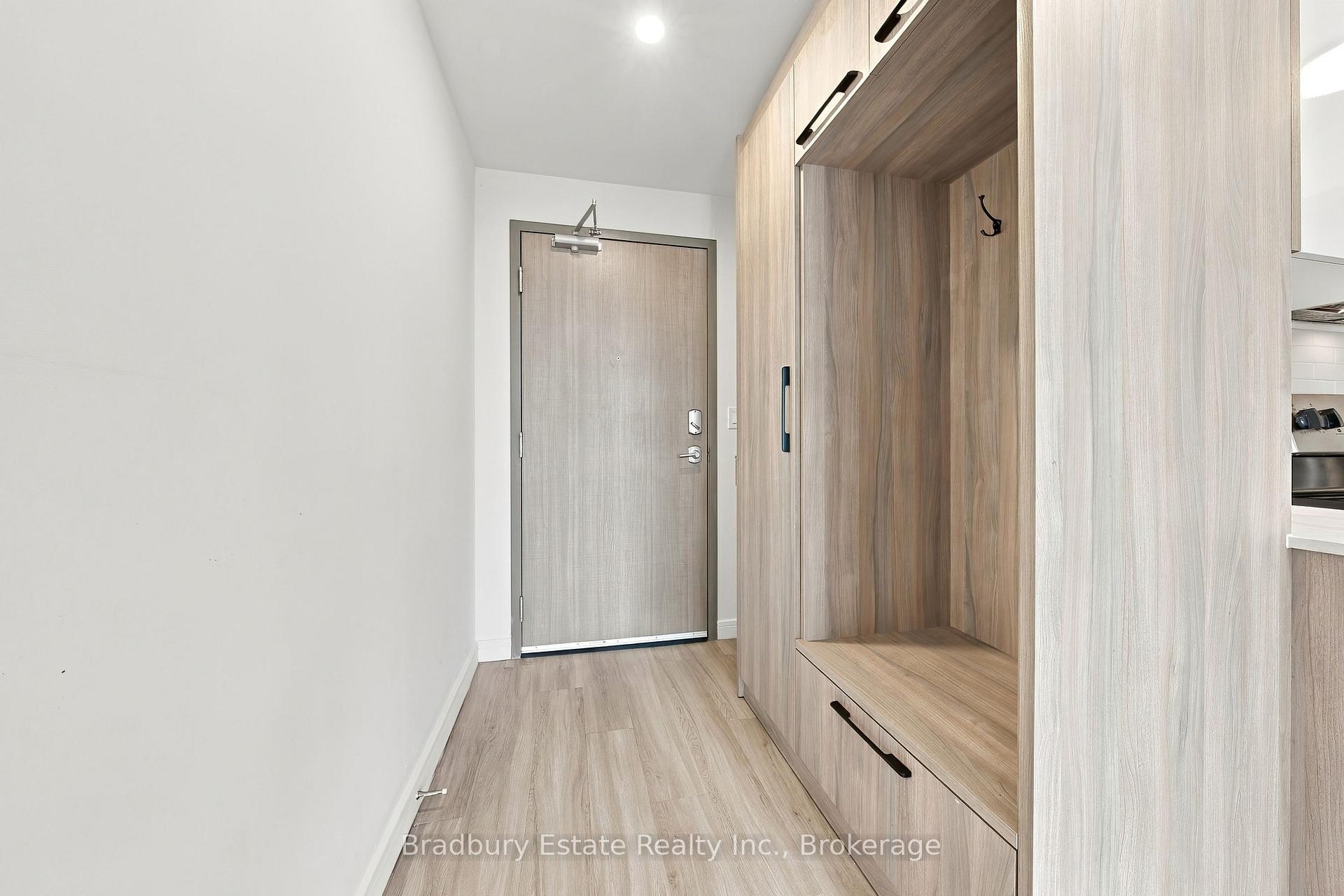 Photo 4 of Unit 1205, 49 Walnut Street S, Hamilton, Corktown — HOMEH
